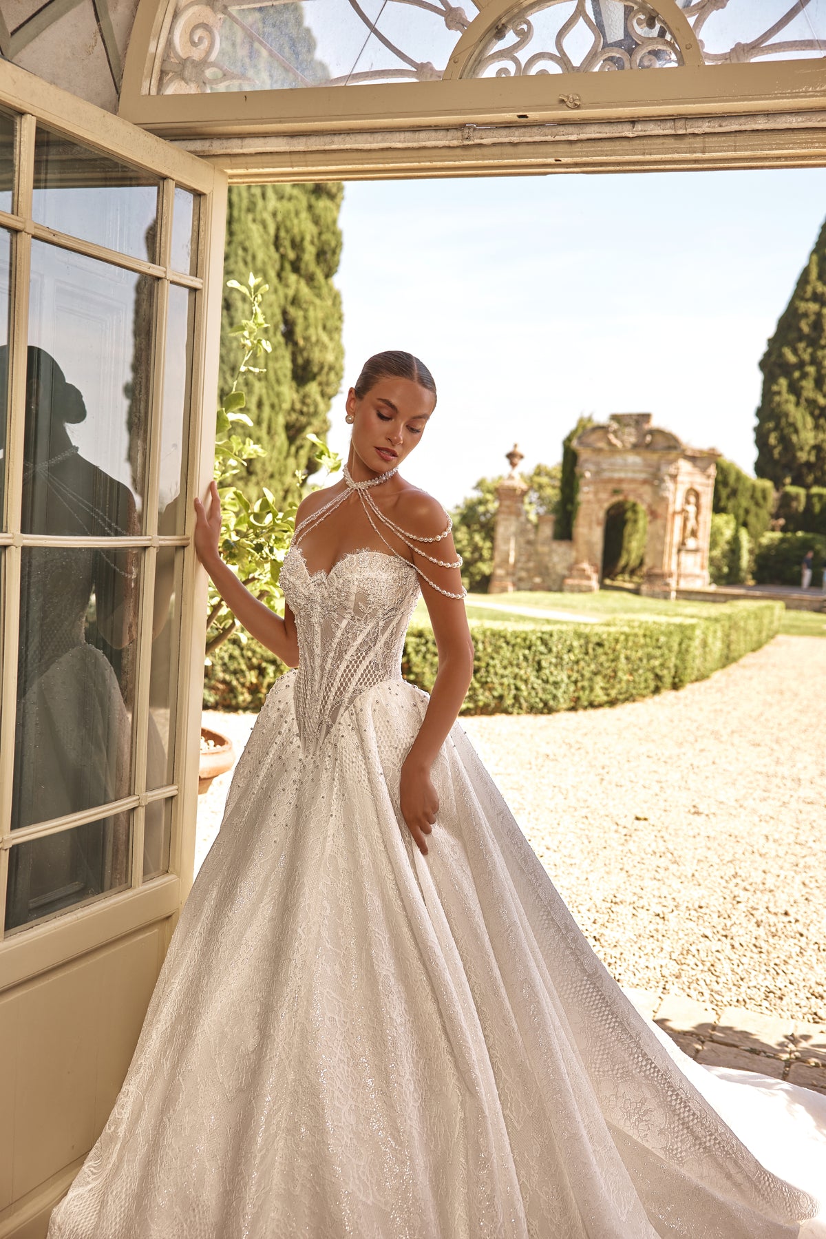Wedding_Dress_Bridal_Gown_veil_Accessories_Los_Angeles_ForLove_Bridal-Monique-Lhuillier-pallas-Sima-Couture-Elysee-Vivienne-Westwood- Dana-Harel-Milla-Nova-La-Premiere-privee-Muse-cinq-Sophia-Tolli-ines-di-santo-leah-da-gloria-rivini-oscar-de-la-renta-ysa-makino-eden-aharon-Mariana-Hardwick-Oksana-Mukha-Couture-Dana-Harel-Kyha-Nicole-Felicia-Enzoani-bridal-veils-best-bridal-store-in-los-angeles-enzoani-vera-wang-sarah-seven-Grace-Loves-Lace-lovely-bride-lilis-rachel-&-rose-liz-martinez-Dovita-bridal-minis