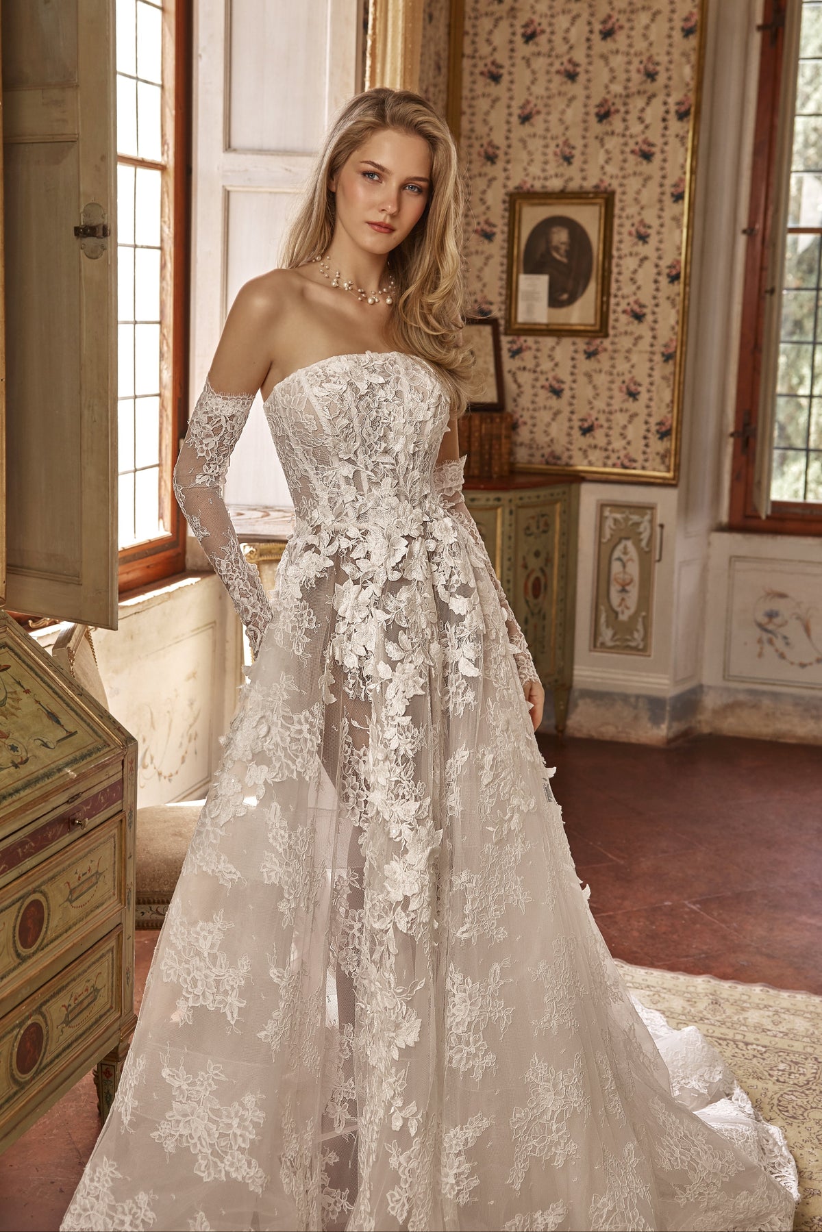 Wedding_Dress_Bridal_Gown_veil_Accessories_Los_Angeles_ForLove_Bridal-Monique-Lhuillier-pallas-Sima-Couture-Elysee-Vivienne-Westwood- Dana-Harel-Milla-Nova-La-Premiere-privee-Muse-cinq-Sophia-Tolli-ines-di-santo-leah-da-gloria-rivini-oscar-de-la-renta-ysa-makino-eden-aharon-Mariana-Hardwick-Oksana-Mukha-Couture-Dana-Harel-Kyha-Nicole-Felicia-Enzoani-bridal-veils-best-bridal-store-in-los-angeles-enzoani-vera-wang-sarah-seven-Grace-Loves-Lace-lovely-bride-lilis-rachel-&-rose-liz-martinez-Dovita-bridal-minis