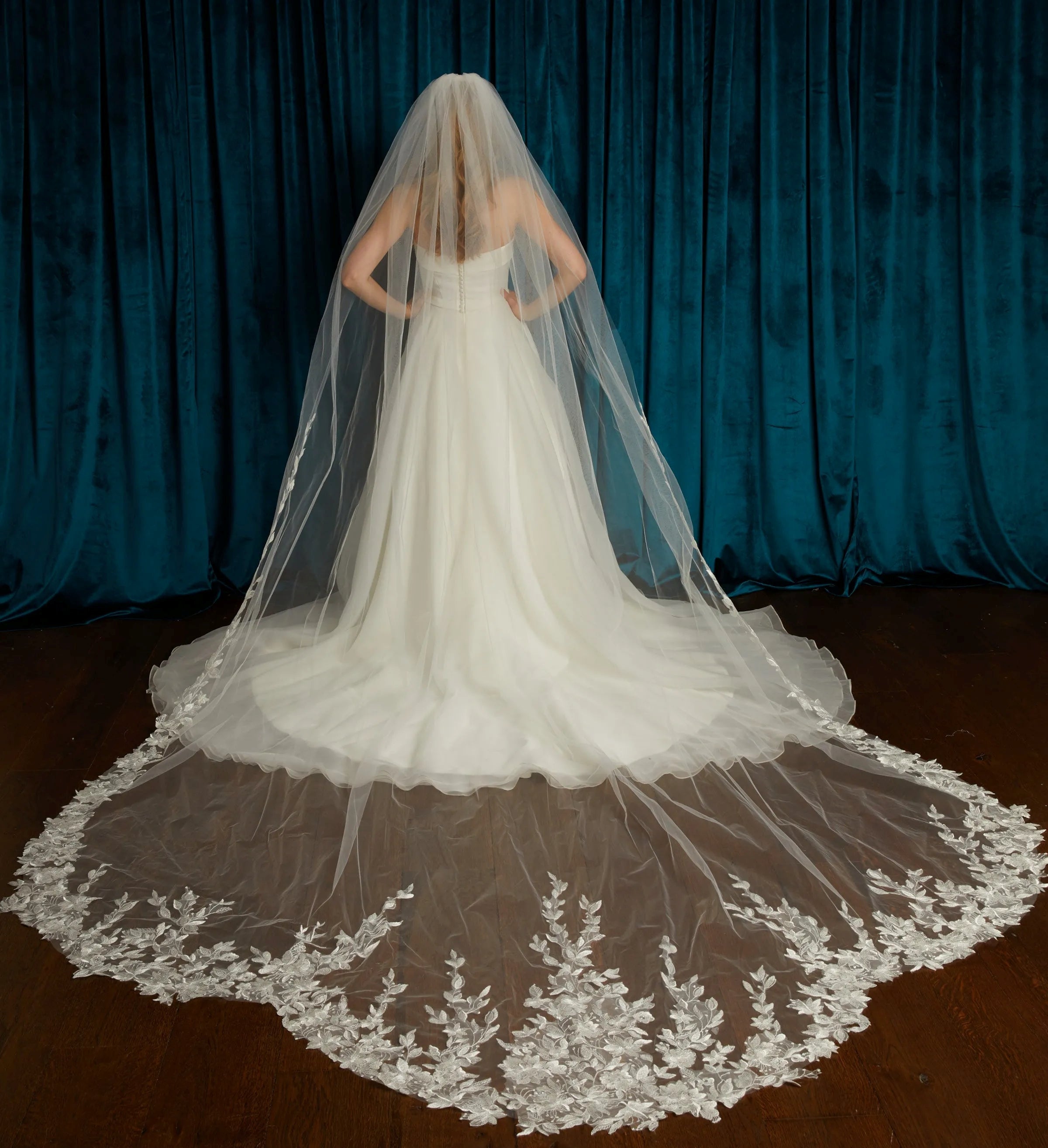 Wedding_Dress_Bridal_Gown_veil_Accessories_Los_Angeles_ForLove_Bridal-Monique-Lhuillier-pallas-Sima-Couture-Elysee-Vivienne-Westwood- Dana-Harel-Milla-Nova-La-Premiere-privee-loho-cinq-Sophia-Tolli-ines-di-santo-leah-da-gloria-rivini-oscar-de-la-renta-ysa-makino-eden-aharon-Mariana-Hardwick-Oksana-Mukha-Couture-Dana-Harel-Kyha-Nicole-Felicia-Enzoani-bridal-veils-best-bridal-store-in-los-angeles-enzoani-vera-wang-sarah-seven-Grace-Loves-Lace-lovely-bride-lilis-rachel-&-rose-liz-martinez-Dovita-bridal-minis