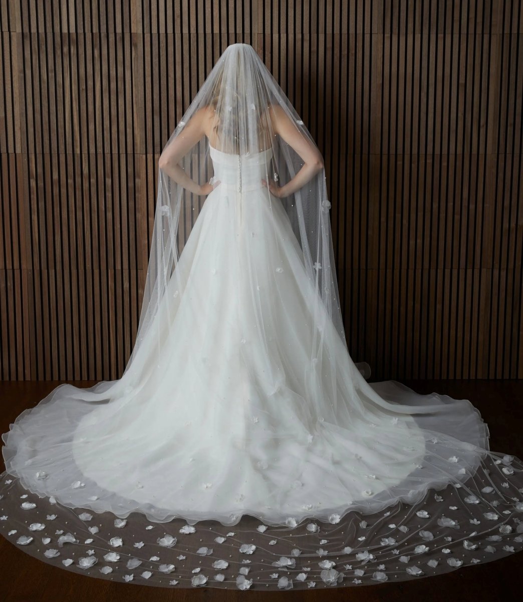 Wedding_Dress_Bridal_Gown_veil_Accessories_Los_Angeles_ForLove_Bridal-Monique-Lhuillier-pallas-Sima-Couture-Elysee-Vivienne-Westwood- Dana-Harel-Milla-Nova-La-Premiere-privee-loho-cinq-Sophia-Tolli-ines-di-santo-leah-da-gloria-rivini-oscar-de-la-renta-ysa-makino-eden-aharon-Mariana-Hardwick-Oksana-Mukha-Couture-Dana-Harel-Kyha-Nicole-Felicia-Enzoani-bridal-veils-best-bridal-store-in-los-angeles-enzoani-vera-wang-sarah-seven-Grace-Loves-Lace-lovely-bride-lilis-rachel-&-rose-liz-martinez-Dovita-bridal-minis