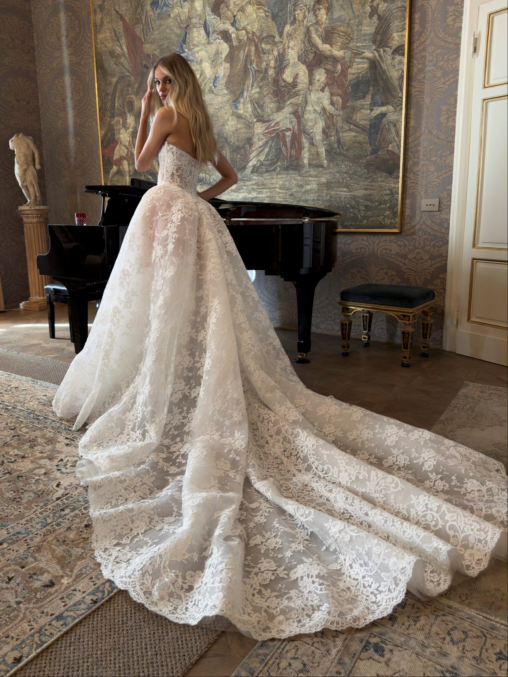 Wedding_Dress_Bridal_Gown_veil_Accessories_Los_Angeles_ForLove_Bridal-Monique-Lhuillier-pallas-Sima-Couture-Elysee-Vivienne-Westwood- Dana-Harel-Milla-Nova-La-Premiere-privee-Muse-cinq-Sophia-Tolli-ines-di-santo-leah-da-gloria-rivini-oscar-de-la-renta-ysa-makino-eden-aharon-Mariana-Hardwick-Oksana-Mukha-Couture-Dana-Harel-Kyha-Nicole-Felicia-Enzoani-bridal-veils-best-bridal-store-in-los-angeles-enzoani-vera-wang-sarah-seven-Grace-Loves-Lace-lovely-bride-lilis-rachel-&-rose-liz-martinez-Dovita-bridal-minis