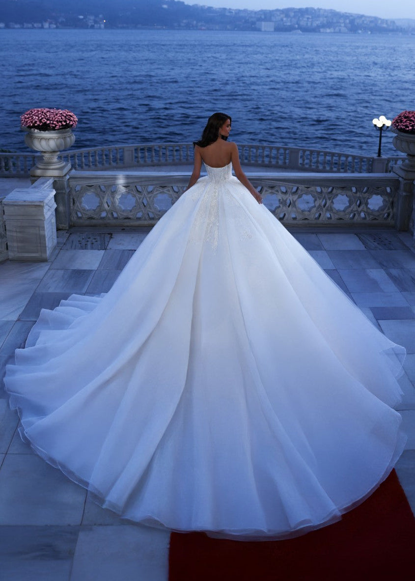 Wedding_Dress_Bridal_Gown_veil_Accessories_Los_Angeles_ForLove_Bridal-Monique-Lhuillier-pallas-Sima-Couture-Elysee-Vivienne-Westwood- Dana-Harel-Milla-Nova-La-Premiere-privee-loho-cinq-Sophia-Tolli-ines-di-santo-leah-da-gloria-rivini-oscar-de-la-renta-ysa-makino-eden-aharon-Mariana-Hardwick-Oksana-Mukha-Couture-Dana-Harel-Kyha-Nicole-Felicia-Enzoani-bridal-veils-best-bridal-store-in-los-angeles-enzoani-vera-wang-sarah-seven-Grace-Loves-Lace-lovely-bride-lilis-rachel-&-rose-liz-martinez-Dovita-bridal-minis