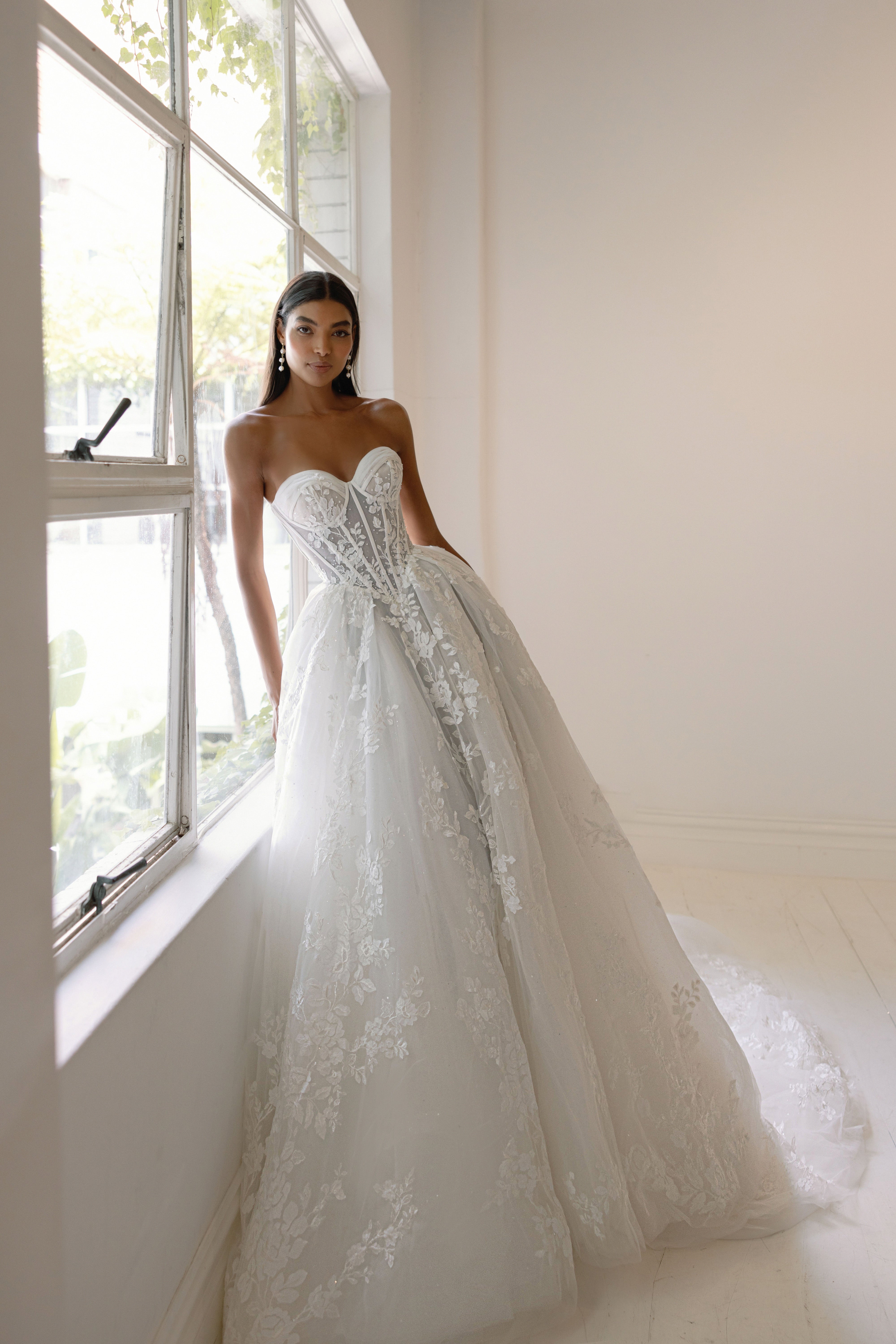 Wedding_Dress_Bridal_Gown_veil_Accessories_Los_Angeles_ForLove_Bridal-Monique-Lhuillier-pallas-Sima-Couture-Elysee-Vivienne-Westwood- Dana-Harel-Milla-Nova-La-Premiere-privee-loho-cinq-Sophia-Tolli-ines-di-santo-leah-da-gloria-rivini-oscar-de-la-renta-ysa-makino-eden-aharon-Mariana-Hardwick-Oksana-Mukha-Couture-Dana-Harel-Kyha-Nicole-Felicia-Enzoani-bridal-veils-best-bridal-store-in-los-angeles-enzoani-vera-wang-sarah-seven-Grace-Loves-Lace-lovely-bride-lilis-rachel-&-rose-liz-martinez-Dovita-bridal-minis