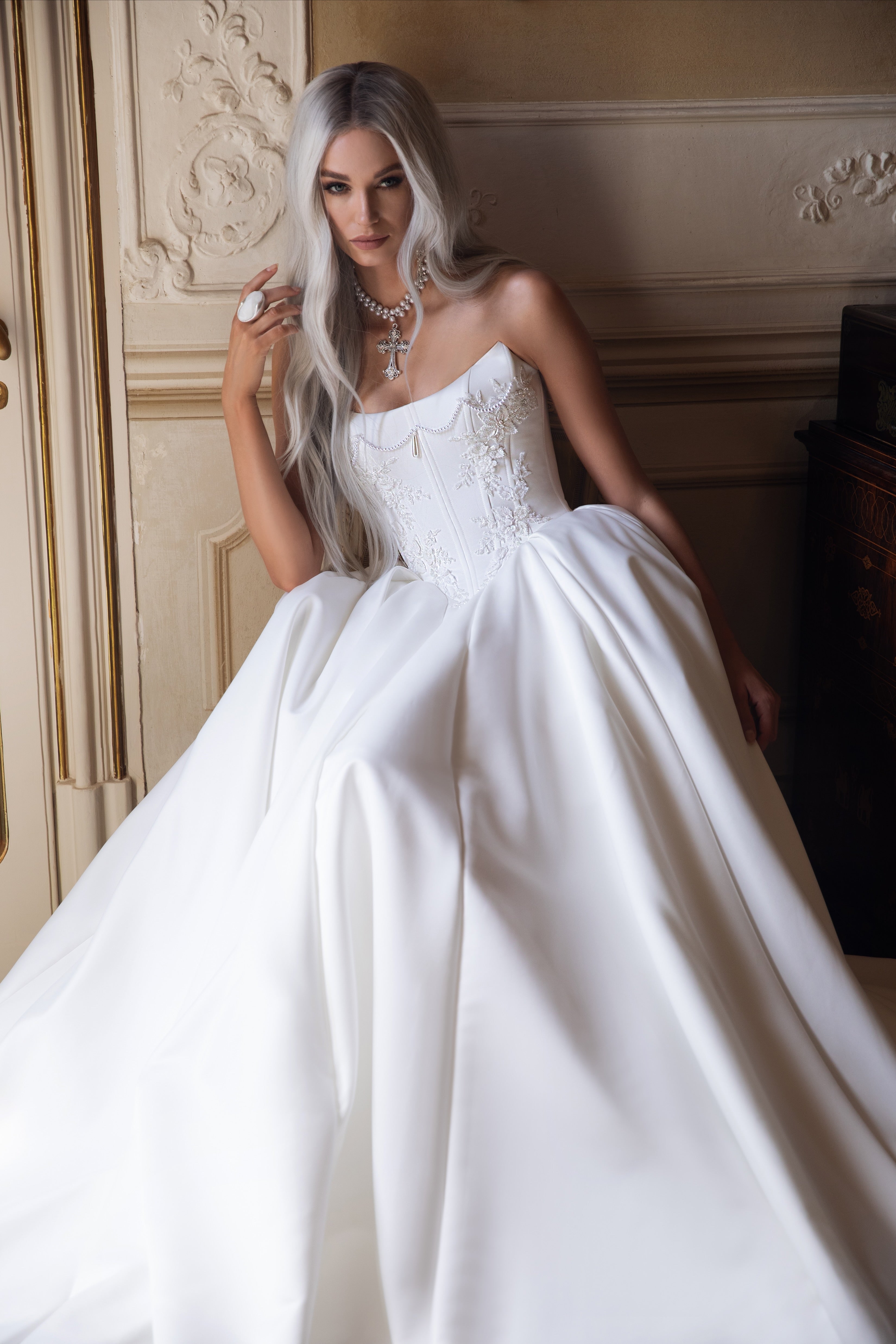 Wedding_Dress_Bridal_Gown_veil_Accessories_Los_Angeles_ForLove_Bridal-Monique-Lhuillier-pallas-Sima-Couture-Elysee-Vivienne-Westwood- Dana-Harel-Milla-Nova-La-Premiere-privee-loho-cinq-Sophia-Tolli-ines-di-santo-leah-da-gloria-rivini-oscar-de-la-renta-ysa-makino-eden-aharon-Mariana-Hardwick-Oksana-Mukha-Couture-Dana-Harel-Kyha-Nicole-Felicia-Enzoani-bridal-veils-best-bridal-store-in-los-angeles-enzoani-vera-wang-sarah-seven-Grace-Loves-Lace-lovely-bride-lilis-rachel-&-rose-liz-martinez-Dovita-bridal-minis