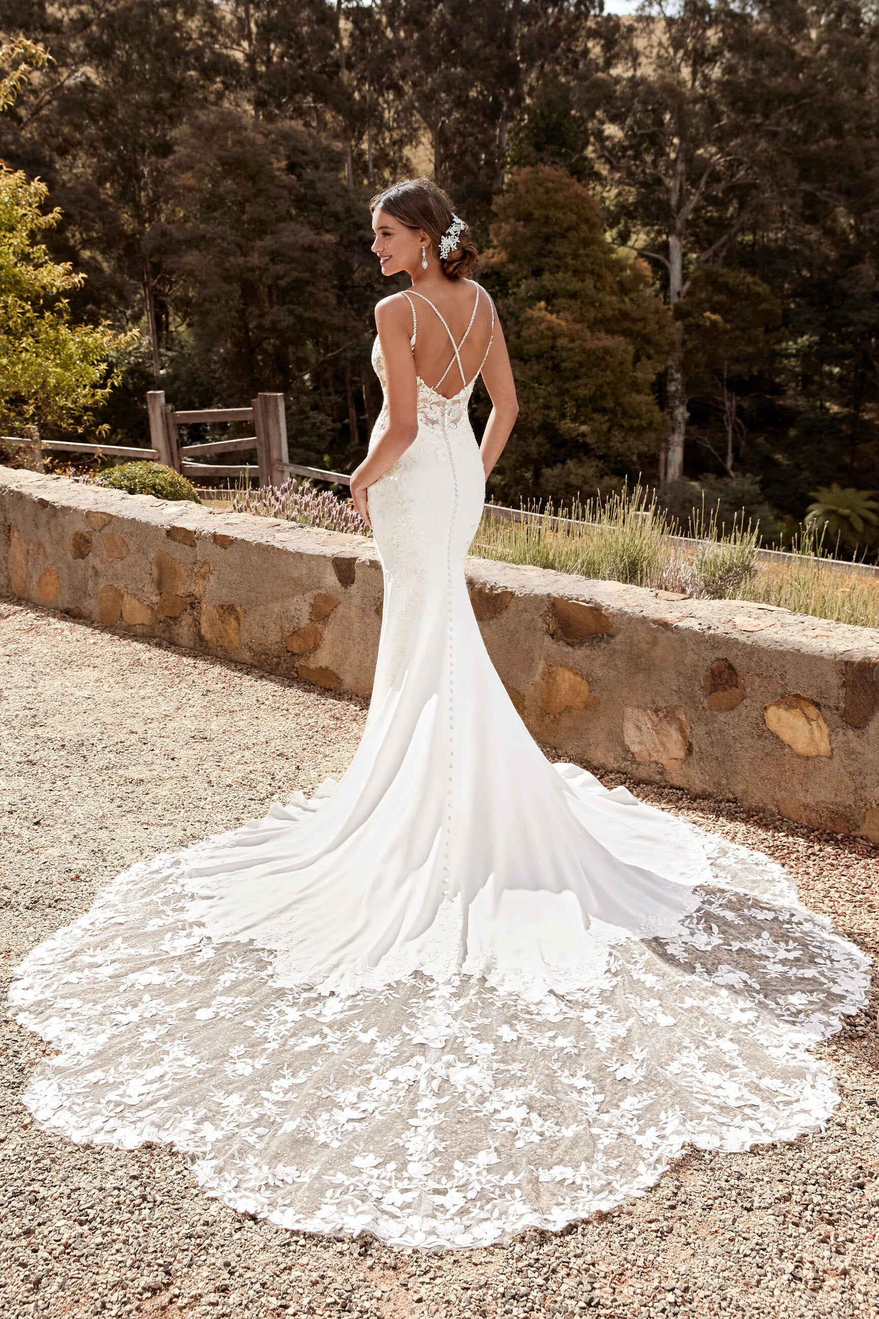 Wedding_Dress_Bridal_Gown_veil_Accessories_Los_Angeles_ForLove_Bridal-Monique-Lhuillier-pallas-Sima-Couture-Elysee-Vivienne-Westwood- Dana-Harel-Milla-Nova-La-Premiere-privee-Muse-cinq-Sophia-Tolli-ines-di-santo-leah-da-gloria-rivini-oscar-de-la-renta-ysa-makino-eden-aharon-Mariana-Hardwick-Oksana-Mukha-Couture-Dana-Harel-Kyha-Nicole-Felicia-Enzoani-bridal-veils-best-bridal-store-in-los-angeles-enzoani-vera-wang-sarah-seven-Grace-Loves-Lace-lovely-bride-lilis-rachel-&-rose-liz-martinez-Dovita-bridal-minis