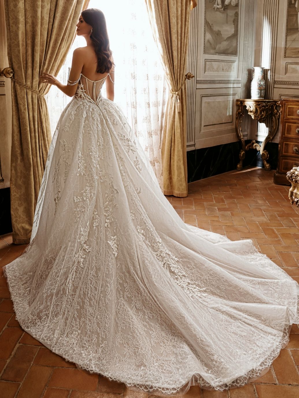 Wedding_Dress_Bridal_Gown_veil_Accessories_Los_Angeles_ForLove_Bridal-Monique-Lhuillier-pallas-Sima-Couture-Elysee-Vivienne-Westwood- Dana-Harel-Milla-Nova-La-Premiere-privee-Muse-cinq-Sophia-Tolli-ines-di-santo-leah-da-gloria-rivini-oscar-de-la-renta-ysa-makino-eden-aharon-Mariana-Hardwick-Oksana-Mukha-Couture-Dana-Harel-Kyha-Nicole-Felicia-Enzoani-bridal-veils-best-bridal-store-in-los-angeles-enzoani-vera-wang-sarah-seven-Grace-Loves-Lace-lovely-bride-lilis-rachel-&-rose-liz-martinez-Dovita-bridal-minis
