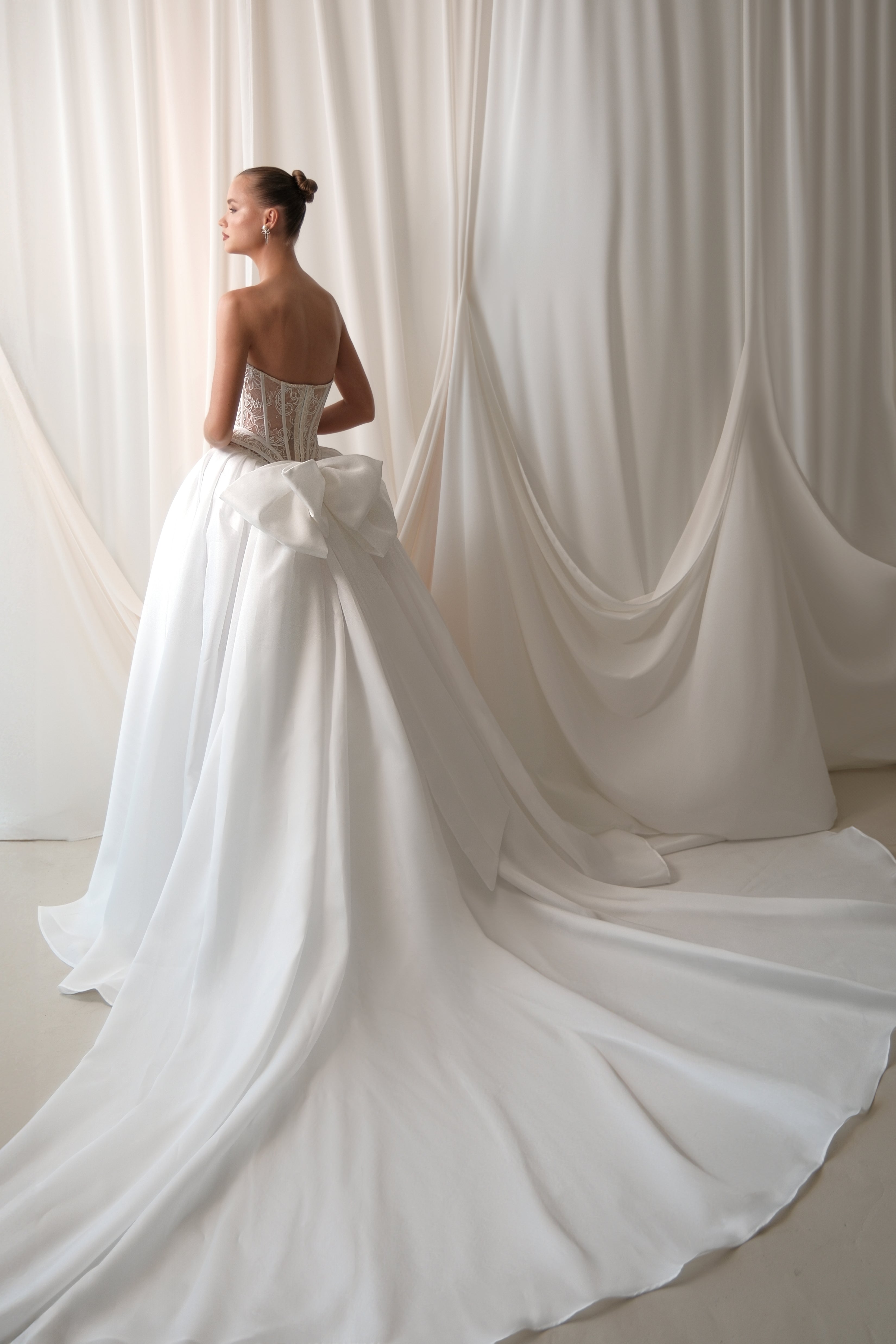 Wedding_Dress_Bridal_Gown_veil_Accessories_Los_Angeles_ForLove_Bridal-Monique-Lhuillier-pallas-Sima-Couture-Elysee-Vivienne-Westwood- Dana-Harel-Milla-Nova-La-Premiere-privee-Muse-cinq-Sophia-Tolli-ines-di-santo-leah-da-gloria-rivini-oscar-de-la-renta-ysa-makino-eden-aharon-Mariana-Hardwick-Oksana-Mukha-Couture-Dana-Harel-Kyha-Nicole-Felicia-Enzoani-bridal-veils-best-bridal-store-in-los-angeles-enzoani-vera-wang-sarah-seven-Grace-Loves-Lace-lovely-bride-lilis-rachel-&-rose-liz-martinez-Dovita-bridal-minis