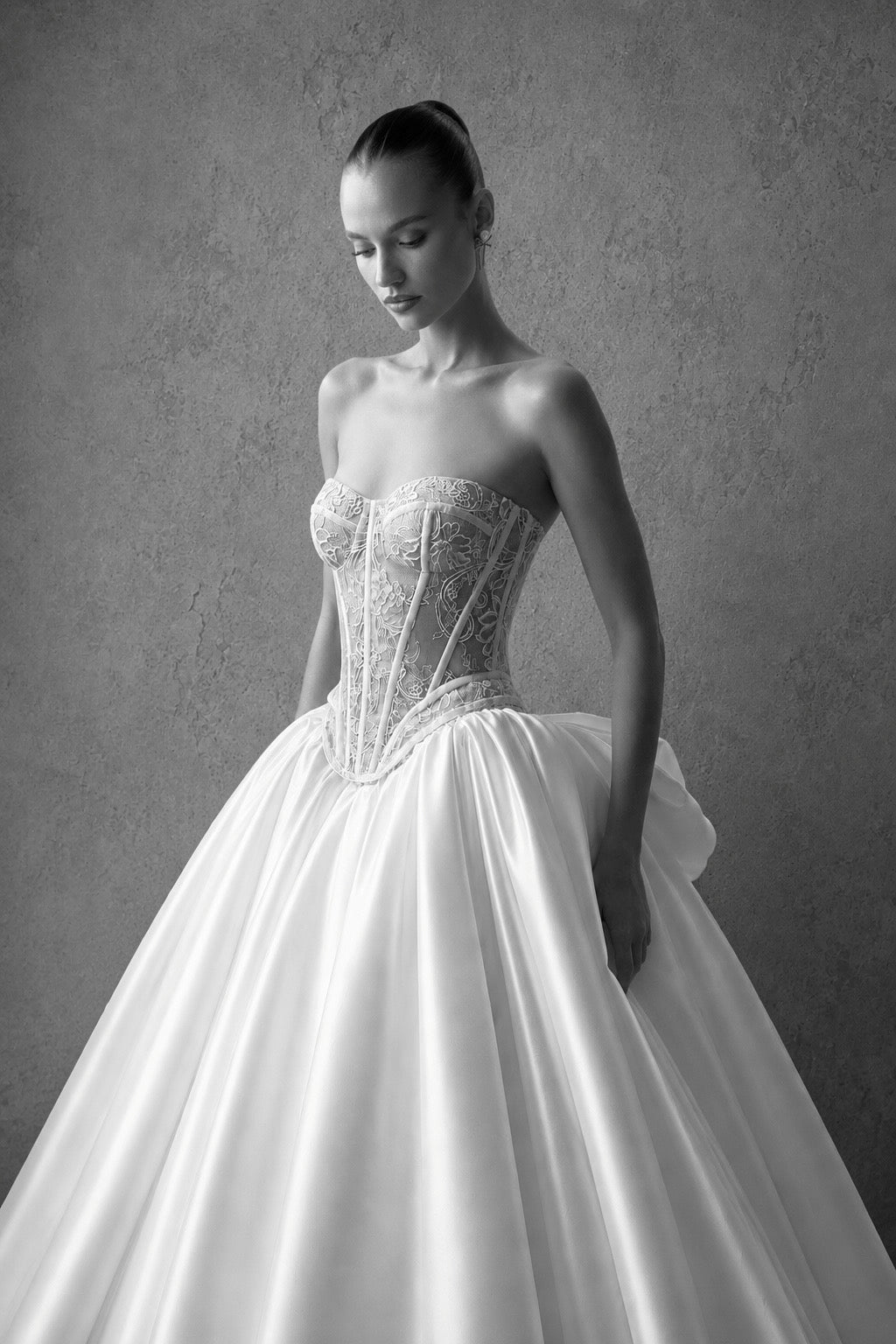 Wedding_Dress_Bridal_Gown_veil_Accessories_Los_Angeles_ForLove_Bridal-Monique-Lhuillier-pallas-Sima-Couture-Elysee-Vivienne-Westwood- Dana-Harel-Milla-Nova-La-Premiere-privee-Muse-cinq-Sophia-Tolli-ines-di-santo-leah-da-gloria-rivini-oscar-de-la-renta-ysa-makino-eden-aharon-Mariana-Hardwick-Oksana-Mukha-Couture-Dana-Harel-Kyha-Nicole-Felicia-Enzoani-bridal-veils-best-bridal-store-in-los-angeles-enzoani-vera-wang-sarah-seven-Grace-Loves-Lace-lovely-bride-lilis-rachel-&-rose-liz-martinez-Dovita-bridal-minis