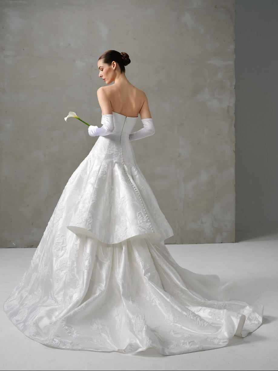 Wedding_Dress_Bridal_Gown_veil_Accessories_Los_Angeles_ForLove_Bridal-Monique-Lhuillier-pallas-Sima-Couture-Elysee-Vivienne-Westwood- Dana-Harel-Milla-Nova-La-Premiere-privee-Muse-cinq-Sophia-Tolli-ines-di-santo-leah-da-gloria-rivini-oscar-de-la-renta-ysa-makino-eden-aharon-Mariana-Hardwick-Oksana-Mukha-Couture-Dana-Harel-Kyha-Nicole-Felicia-Enzoani-bridal-veils-best-bridal-store-in-los-angeles-enzoani-vera-wang-sarah-seven-Grace-Loves-Lace-lovely-bride-lilis-rachel-&-rose-liz-martinez-Dovita-bridal-minis
