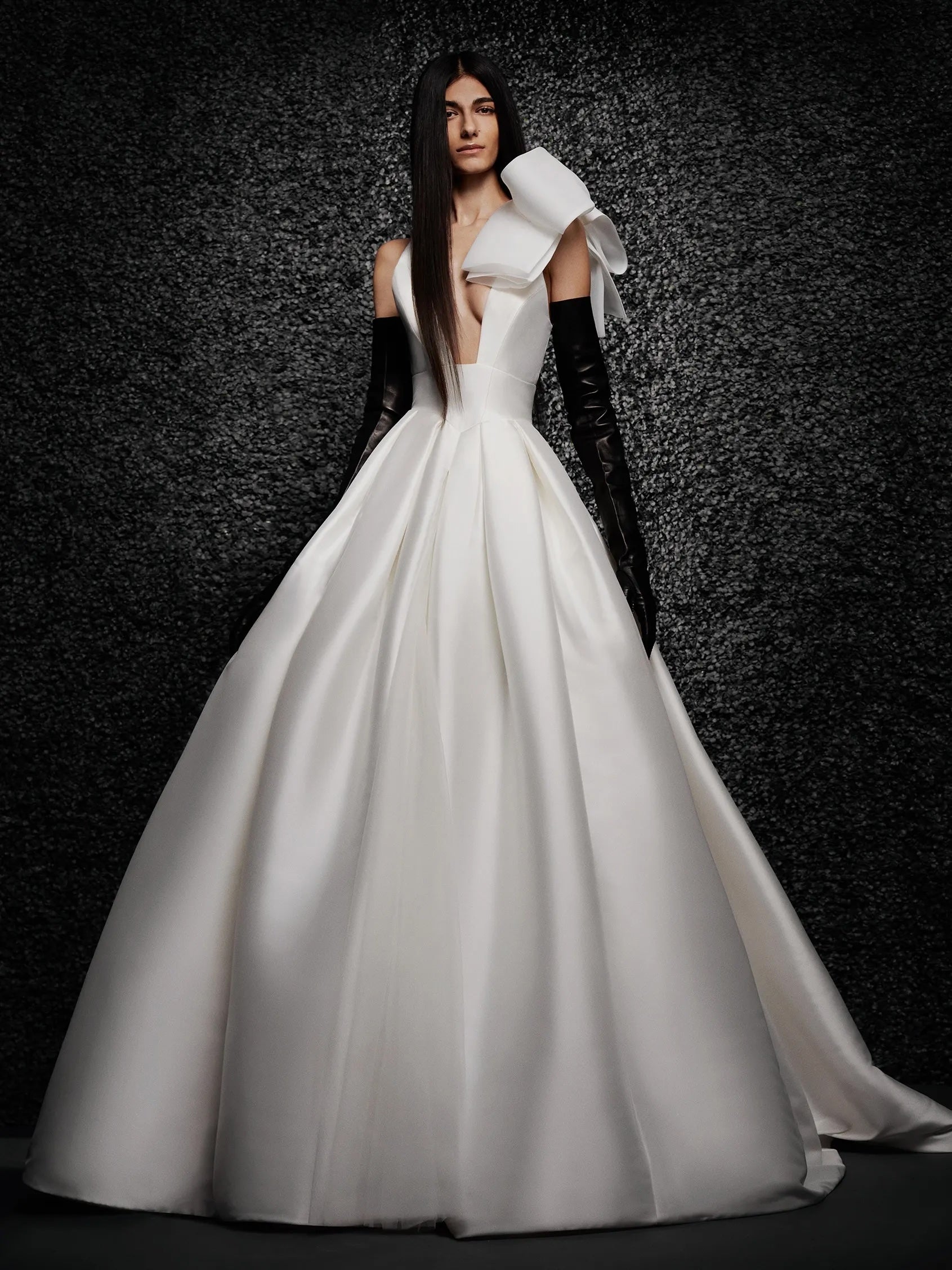 Wedding_Dress_Bridal_Gown_veil_Accessories_Los_Angeles_ForLove_Bridal-Monique-Lhuillier-pallas-Sima-Couture-Elysee-Vivienne-Westwood- Dana-Harel-Milla-Nova-La-Premiere-privee-loho-cinq-Sophia-Tolli-ines-di-santo-leah-da-gloria-rivini-oscar-de-la-renta-ysa-makino-eden-aharon-Mariana-Hardwick-Oksana-Mukha-Couture-Dana-Harel-Kyha-Nicole-Felicia-Enzoani-bridal-veils-best-bridal-store-in-los-angeles-enzoani-vera-wang-sarah-seven-Grace-Loves-Lace-lovely-bride-lilis-rachel-&-rose-liz-martinez-Dovita-bridal-minis