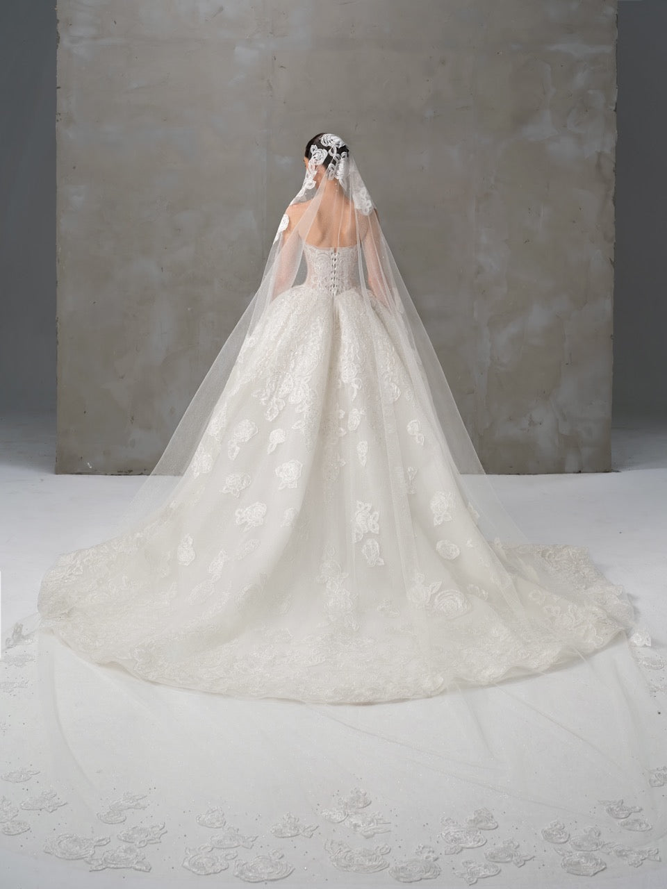 Wedding_Dress_Bridal_Gown_veil_Accessories_Los_Angeles_ForLove_Bridal-Monique-Lhuillier-pallas-Sima-Couture-Elysee-Vivienne-Westwood- Dana-Harel-Milla-Nova-La-Premiere-privee-Muse-cinq-Sophia-Tolli-ines-di-santo-leah-da-gloria-rivini-oscar-de-la-renta-ysa-makino-eden-aharon-Mariana-Hardwick-Oksana-Mukha-Couture-Dana-Harel-Kyha-Nicole-Felicia-Enzoani-bridal-veils-best-bridal-store-in-los-angeles-enzoani-vera-wang-sarah-seven-Grace-Loves-Lace-lovely-bride-lilis-rachel-&-rose-liz-martinez-Dovita-bridal-minis