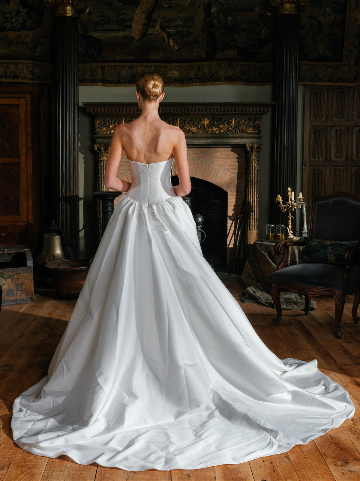 Wedding_Dress_Bridal_Gown_veil_Accessories_Los_Angeles_ForLove_Bridal-Monique-Lhuillier-pallas-Sima-Couture-Elysee-Vivienne-Westwood- Dana-Harel-Milla-Nova-La-Premiere-privee-Muse-cinq-Sophia-Tolli-ines-di-santo-leah-da-gloria-rivini-oscar-de-la-renta-ysa-makino-eden-aharon-Mariana-Hardwick-Oksana-Mukha-Couture-Dana-Harel-Kyha-Nicole-Felicia-Enzoani-bridal-veils-best-bridal-store-in-los-angeles-enzoani-vera-wang-sarah-seven-Grace-Loves-Lace-lovely-bride-lilis-rachel-&-rose-liz-martinez-Dovita-bridal-minis
