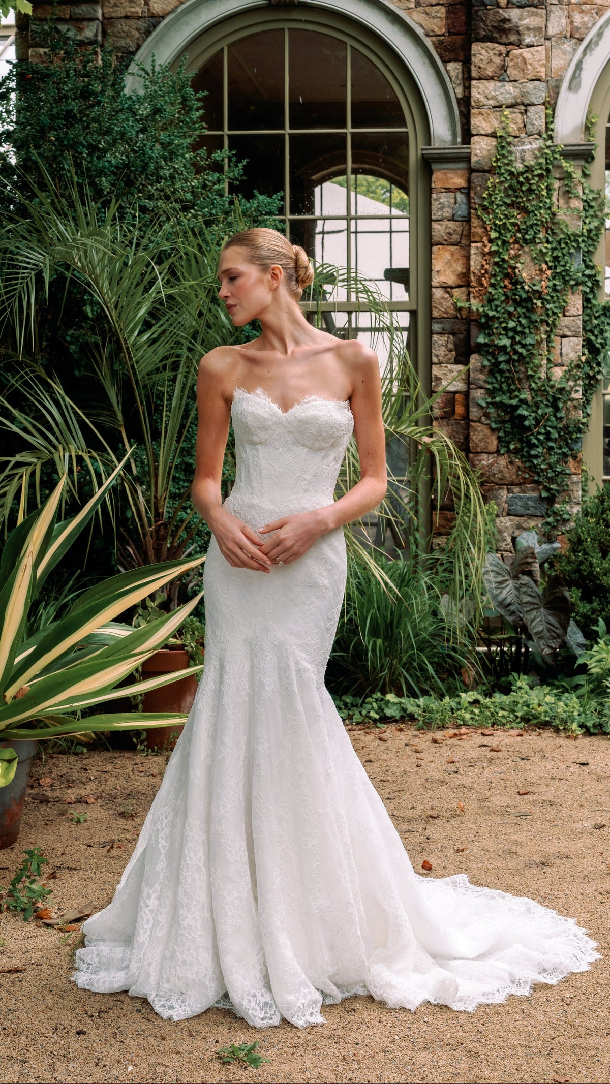 Wedding_Dress_Bridal_Gown_veil_Accessories_Los_Angeles_ForLove_Bridal-Monique-Lhuillier-pallas-Sima-Couture-Elysee-Vivienne-Westwood- Dana-Harel-Milla-Nova-La-Premiere-privee-Muse-cinq-Sophia-Tolli-ines-di-santo-leah-da-gloria-rivini-oscar-de-la-renta-ysa-makino-eden-aharon-Mariana-Hardwick-Oksana-Mukha-Couture-Dana-Harel-Kyha-Nicole-Felicia-Enzoani-bridal-veils-best-bridal-store-in-los-angeles-enzoani-vera-wang-sarah-seven-Grace-Loves-Lace-lovely-bride-lilis-rachel-&-rose-liz-martinez-Dovita-bridal-minis