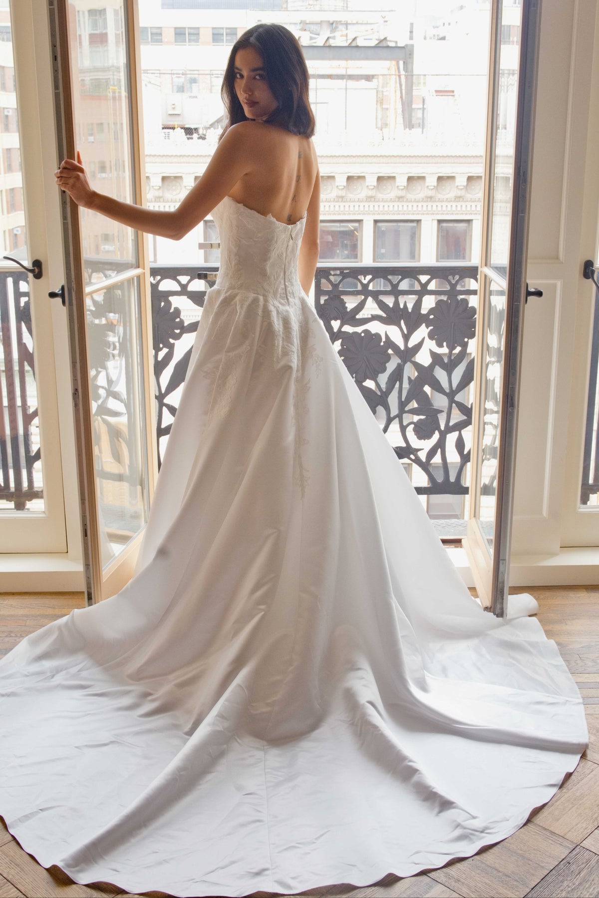 Wedding_Dress_Bridal_Gown_veil_Accessories_Los_Angeles_ForLove_Bridal-Monique-Lhuillier-pallas-Sima-Couture-Elysee-Vivienne-Westwood- Dana-Harel-Milla-Nova-La-Premiere-privee-Muse-cinq-Sophia-Tolli-ines-di-santo-leah-da-gloria-rivini-oscar-de-la-renta-ysa-makino-eden-aharon-Mariana-Hardwick-Oksana-Mukha-Couture-Dana-Harel-Kyha-Nicole-Felicia-Enzoani-bridal-veils-best-bridal-store-in-los-angeles-enzoani-vera-wang-sarah-seven-Grace-Loves-Lace-lovely-bride-lilis-rachel-&-rose-liz-martinez-Dovita-bridal-minis