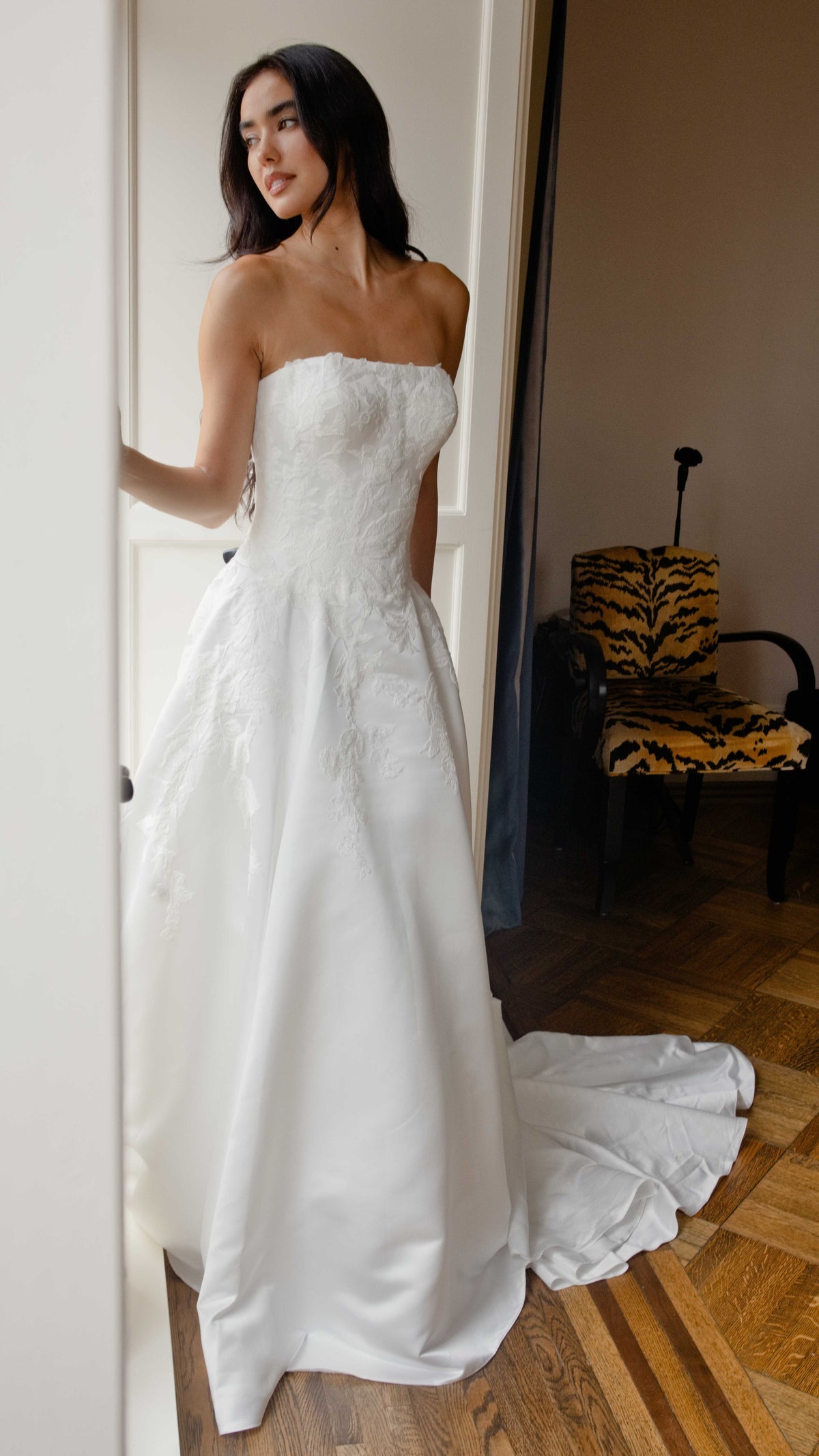 Wedding_Dress_Bridal_Gown_veil_Accessories_Los_Angeles_ForLove_Bridal-Monique-Lhuillier-pallas-Sima-Couture-Elysee-Vivienne-Westwood- Dana-Harel-Milla-Nova-La-Premiere-privee-Muse-cinq-Sophia-Tolli-ines-di-santo-leah-da-gloria-rivini-oscar-de-la-renta-ysa-makino-eden-aharon-Mariana-Hardwick-Oksana-Mukha-Couture-Dana-Harel-Kyha-Nicole-Felicia-Enzoani-bridal-veils-best-bridal-store-in-los-angeles-enzoani-vera-wang-sarah-seven-Grace-Loves-Lace-lovely-bride-lilis-rachel-&-rose-liz-martinez-Dovita-bridal-minis