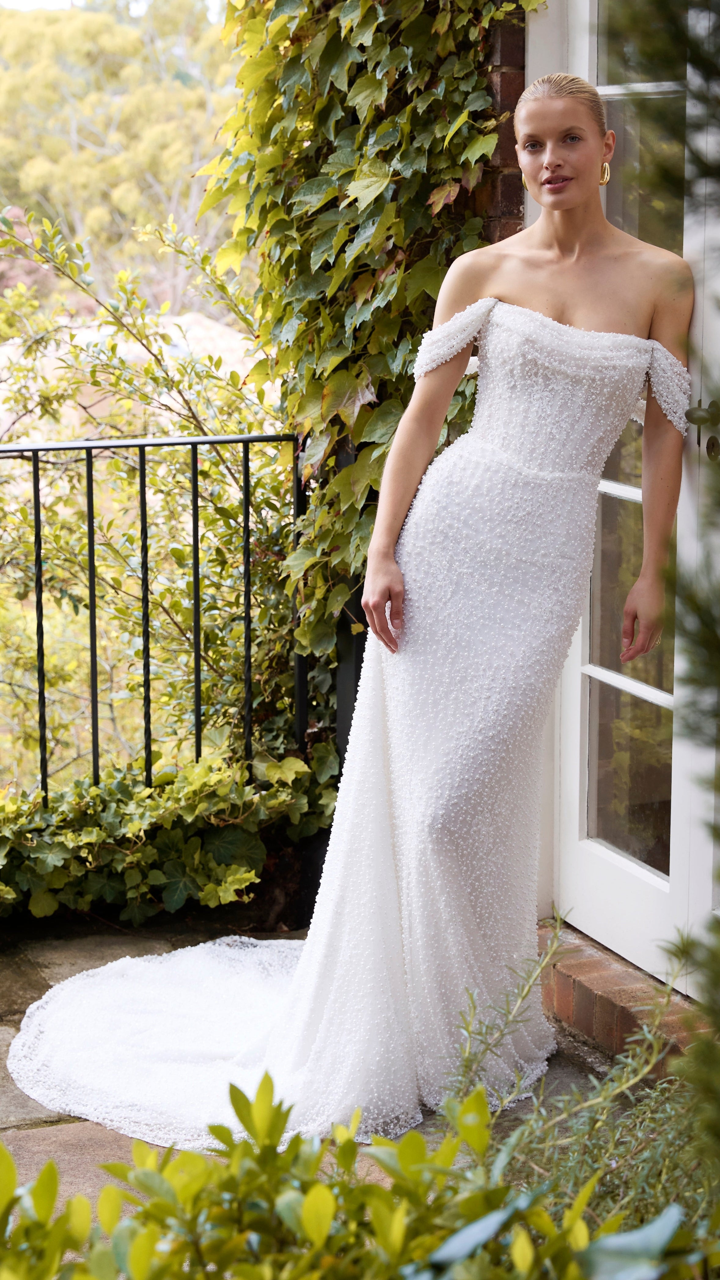 Wedding_Dress_Bridal_Gown_veil_Accessories_Los_Angeles_ForLove_Bridal-Monique-Lhuillier-pallas-Sima-Couture-Elysee-Vivienne-Westwood- Dana-Harel-Milla-Nova-La-Premiere-privee-loho-cinq-Sophia-Tolli-ines-di-santo-leah-da-gloria-rivini-oscar-de-la-renta-ysa-makino-eden-aharon-Mariana-Hardwick-Oksana-Mukha-Couture-Dana-Harel-Kyha-Nicole-Felicia-Enzoani-bridal-veils-best-bridal-store-in-los-angeles-enzoani-vera-wang-sarah-seven-Grace-Loves-Lace-lovely-bride-lilis-rachel-&-rose-liz-martinez-Dovita-bridal-minis