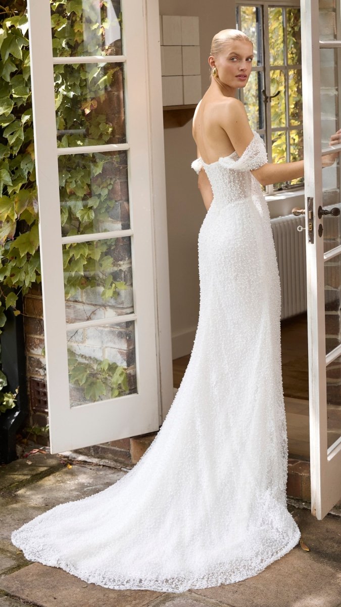 Wedding_Dress_Bridal_Gown_veil_Accessories_Los_Angeles_ForLove_Bridal-Monique-Lhuillier-pallas-Sima-Couture-Elysee-Vivienne-Westwood- Dana-Harel-Milla-Nova-La-Premiere-privee-loho-cinq-Sophia-Tolli-ines-di-santo-leah-da-gloria-rivini-oscar-de-la-renta-ysa-makino-eden-aharon-Mariana-Hardwick-Oksana-Mukha-Couture-Dana-Harel-Kyha-Nicole-Felicia-Enzoani-bridal-veils-best-bridal-store-in-los-angeles-enzoani-vera-wang-sarah-seven-Grace-Loves-Lace-lovely-bride-lilis-rachel-&-rose-liz-martinez-Dovita-bridal-minis