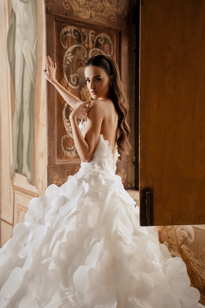 Wedding_Dress_Bridal_Gown_veil_Accessories_Los_Angeles_ForLove_Bridal-Monique-Lhuillier-pallas-Sima-Couture-Elysee-Vivienne-Westwood- Dana-Harel-Milla-Nova-La-Premiere-privee-loho-cinq-Sophia-Tolli-ines-di-santo-leah-da-gloria-rivini-oscar-de-la-renta-ysa-makino-eden-aharon-Mariana-Hardwick-Oksana-Mukha-Couture-Dana-Harel-Kyha-Nicole-Felicia-Enzoani-bridal-veils-best-bridal-store-in-los-angeles-enzoani-vera-wang-sarah-seven-Grace-Loves-Lace-lovely-bride-lilis-rachel-&-rose-liz-martinez-Dovita-bridal-minis