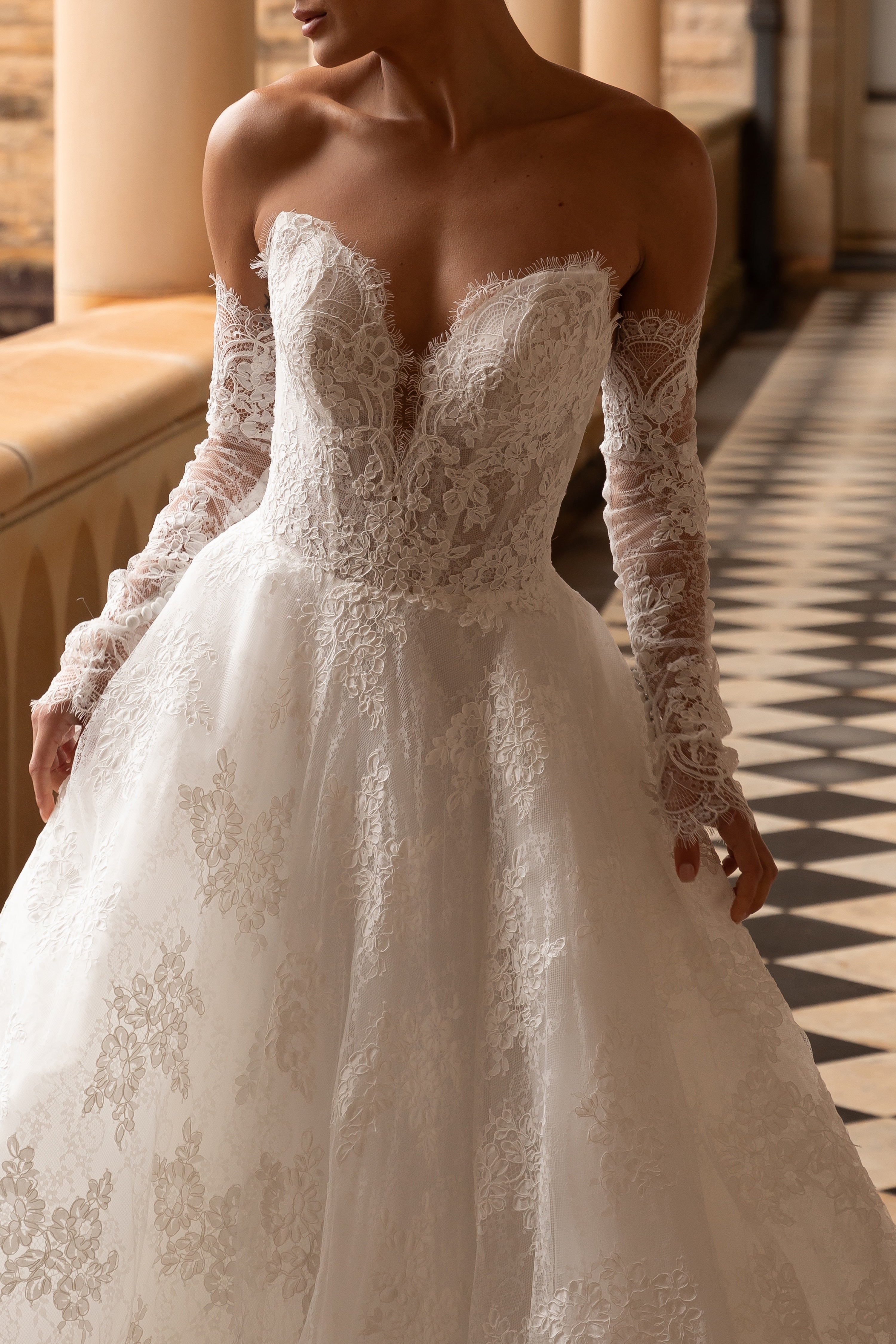 Wedding_Dress_Bridal_Gown_veil_Accessories_Los_Angeles_ForLove_Bridal-Monique-Lhuillier-pallas-Sima-Couture-Elysee-Vivienne-Westwood- Dana-Harel-Milla-Nova-La-Premiere-privee-loho-cinq-Sophia-Tolli-ines-di-santo-leah-da-gloria-rivini-oscar-de-la-renta-ysa-makino-eden-aharon-Mariana-Hardwick-Oksana-Mukha-Couture-Dana-Harel-Kyha-Nicole-Felicia-Enzoani-bridal-veils-best-bridal-store-in-los-angeles-enzoani-vera-wang-sarah-seven-Grace-Loves-Lace-lovely-bride-lilis-rachel-&-rose-liz-martinez-Dovita-bridal-minis