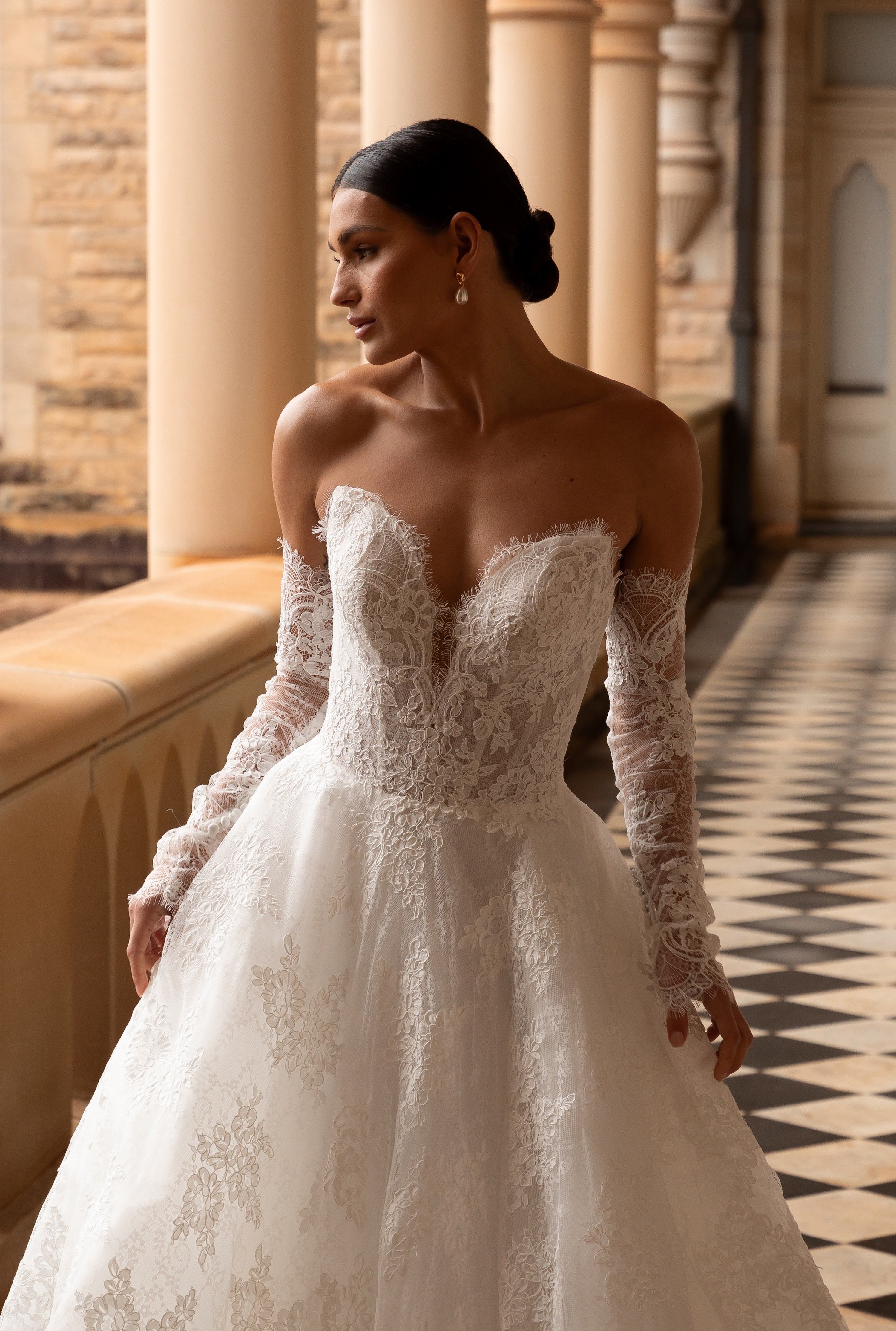 Wedding_Dress_Bridal_Gown_veil_Accessories_Los_Angeles_ForLove_Bridal-Monique-Lhuillier-pallas-Sima-Couture-Elysee-Vivienne-Westwood- Dana-Harel-Milla-Nova-La-Premiere-privee-loho-cinq-Sophia-Tolli-ines-di-santo-leah-da-gloria-rivini-oscar-de-la-renta-ysa-makino-eden-aharon-Mariana-Hardwick-Oksana-Mukha-Couture-Dana-Harel-Kyha-Nicole-Felicia-Enzoani-bridal-veils-best-bridal-store-in-los-angeles-enzoani-vera-wang-sarah-seven-Grace-Loves-Lace-lovely-bride-lilis-rachel-&-rose-liz-martinez-Dovita-bridal-minis