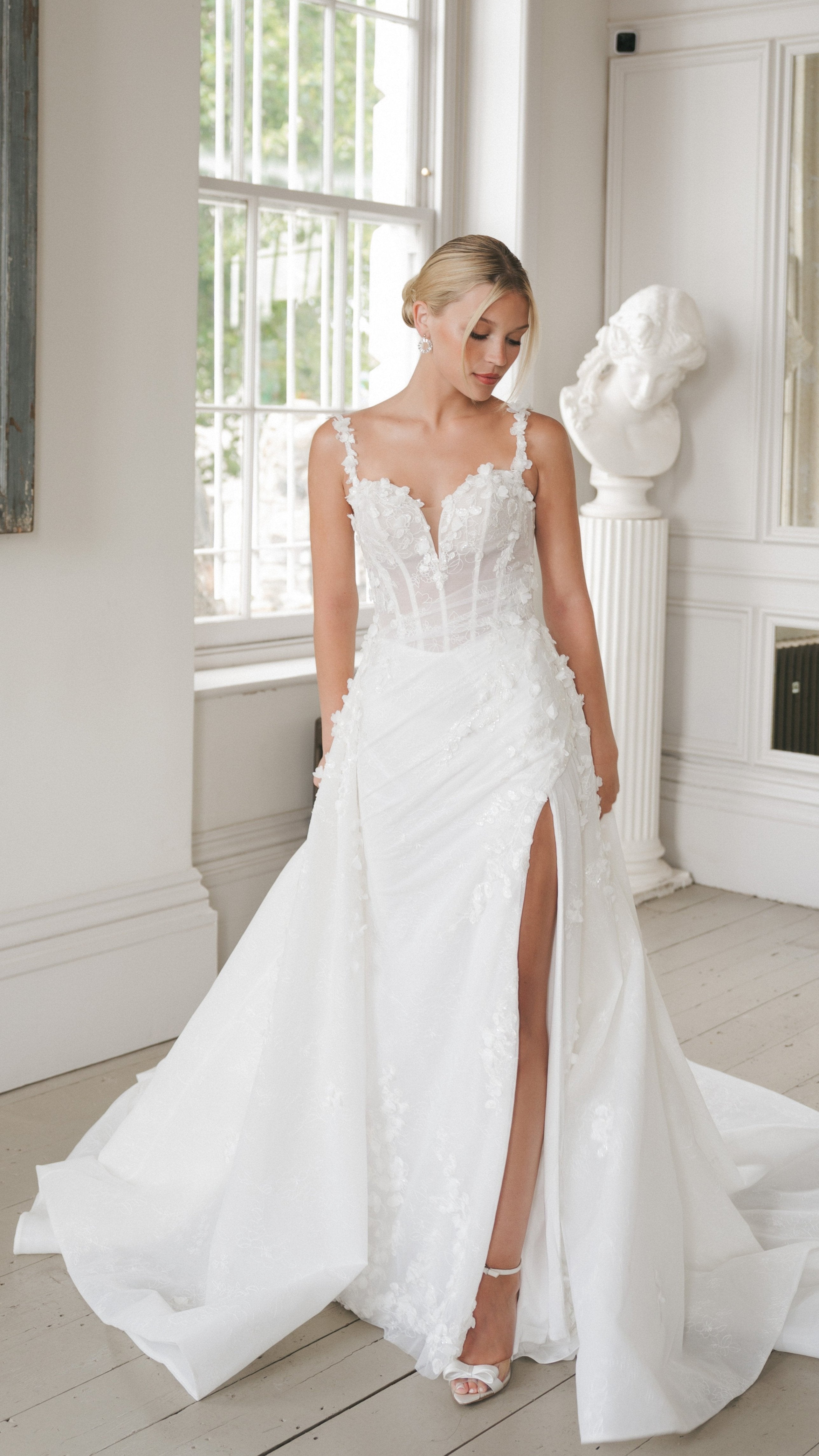 Wedding_Dress_Bridal_Gown_veil_Accessories_Los_Angeles_ForLove_Bridal-Monique-Lhuillier-pallas-Sima-Couture-Elysee-Vivienne-Westwood- Dana-Harel-Milla-Nova-La-Premiere-privee-loho-cinq-Sophia-Tolli-ines-di-santo-leah-da-gloria-rivini-oscar-de-la-renta-ysa-makino-eden-aharon-Mariana-Hardwick-Oksana-Mukha-Couture-Dana-Harel-Kyha-Nicole-Felicia-Enzoani-bridal-veils-best-bridal-store-in-los-angeles-enzoani-vera-wang-sarah-seven-Grace-Loves-Lace-lovely-bride-lilis-rachel-&-rose-liz-martinez-Dovita-bridal-minis