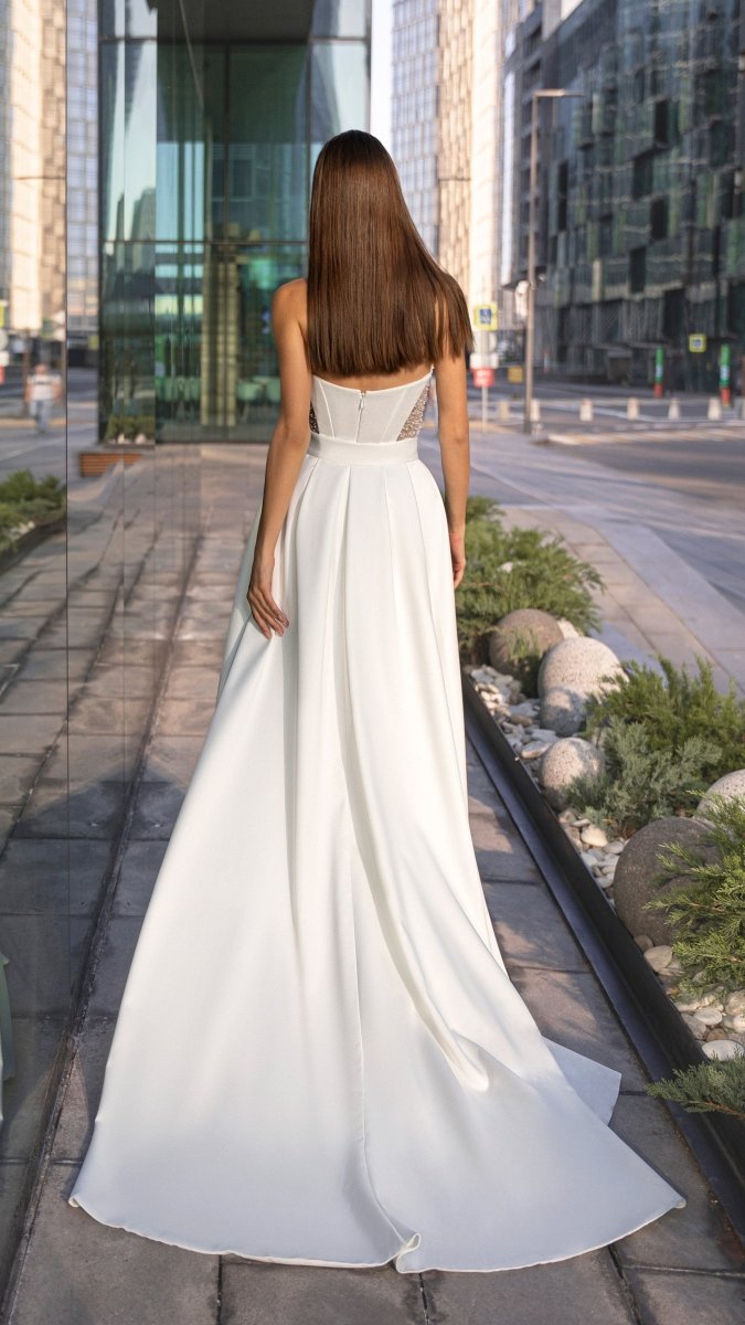 Wedding_Dress_Bridal_Gown_veil_Accessories_Los_Angeles_ForLove_Bridal-Monique-Lhuillier-pallas-Sima-Couture-Elysee-Vivienne-Westwood- Dana-Harel-Milla-Nova-La-Premiere-privee-loho-cinq-Sophia-Tolli-ines-di-santo-leah-da-gloria-rivini-oscar-de-la-renta-ysa-makino-eden-aharon-Mariana-Hardwick-Oksana-Mukha-Couture-Dana-Harel-Kyha-Nicole-Felicia-Enzoani-bridal-veils-best-bridal-store-in-los-angeles-enzoani-vera-wang-sarah-seven-Grace-Loves-Lace-lovely-bride-lilis-rachel-&-rose-liz-martinez-Dovita-bridal-minis
