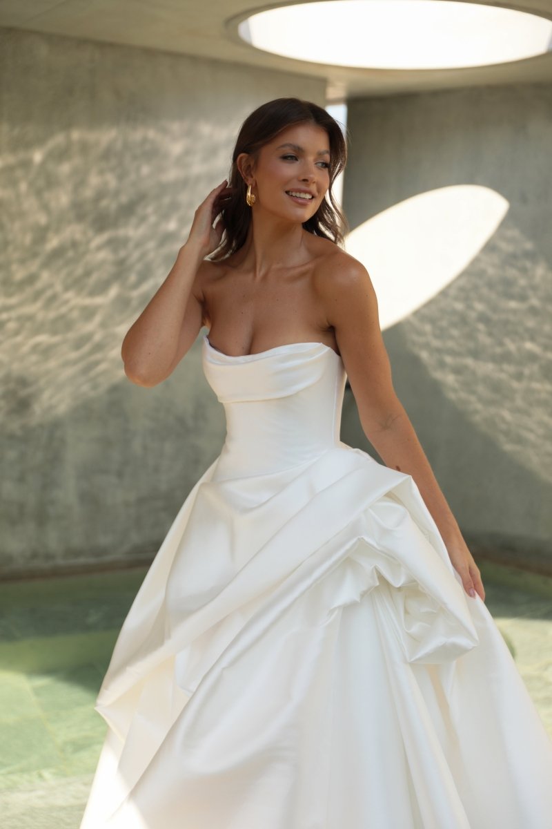 Wedding_Dress_Bridal_Gown_veil_Accessories_Los_Angeles_ForLove_Bridal-Monique-Lhuillier-pallas-Sima-Couture-Elysee-Vivienne-Westwood- Dana-Harel-Milla-Nova-La-Premiere-privee-loho-cinq-Sophia-Tolli-ines-di-santo-leah-da-gloria-rivini-oscar-de-la-renta-ysa-makino-eden-aharon-Mariana-Hardwick-Oksana-Mukha-Couture-Dana-Harel-Kyha-Nicole-Felicia-Enzoani-bridal-veils-best-bridal-store-in-los-angeles-enzoani-vera-wang-sarah-seven-Grace-Loves-Lace-lovely-bride-lilis-rachel-&-rose-liz-martinez-Dovita-bridal-minis