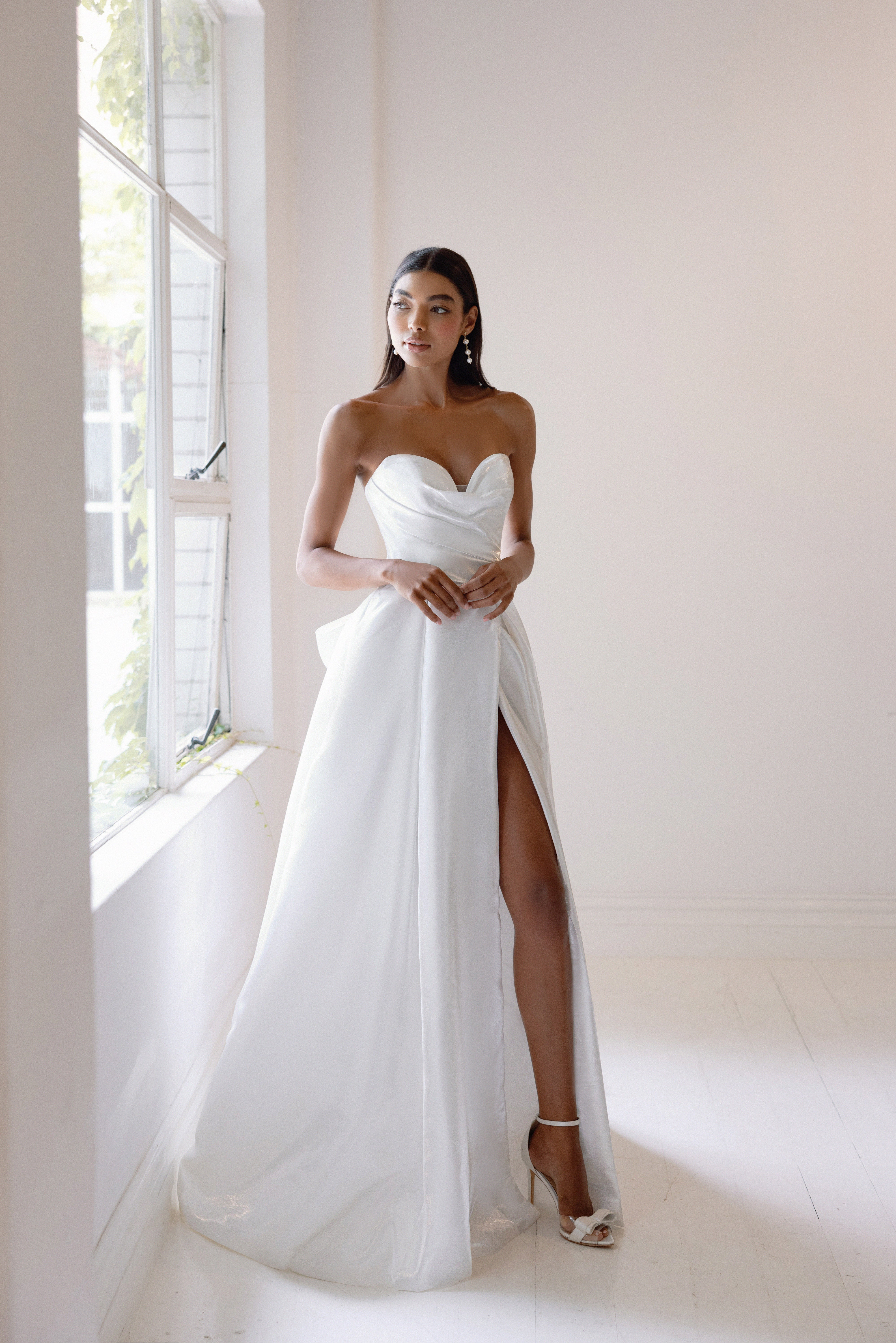 Wedding_Dress_Bridal_Gown_veil_Accessories_Los_Angeles_ForLove_Bridal-Monique-Lhuillier-pallas-Sima-Couture-Elysee-Vivienne-Westwood- Dana-Harel-Milla-Nova-La-Premiere-privee-loho-cinq-Sophia-Tolli-ines-di-santo-leah-da-gloria-rivini-oscar-de-la-renta-ysa-makino-eden-aharon-Mariana-Hardwick-Oksana-Mukha-Couture-Dana-Harel-Kyha-Nicole-Felicia-Enzoani-bridal-veils-best-bridal-store-in-los-angeles-enzoani-vera-wang-sarah-seven-Grace-Loves-Lace-lovely-bride-lilis-rachel-&-rose-liz-martinez-Dovita-bridal-minis