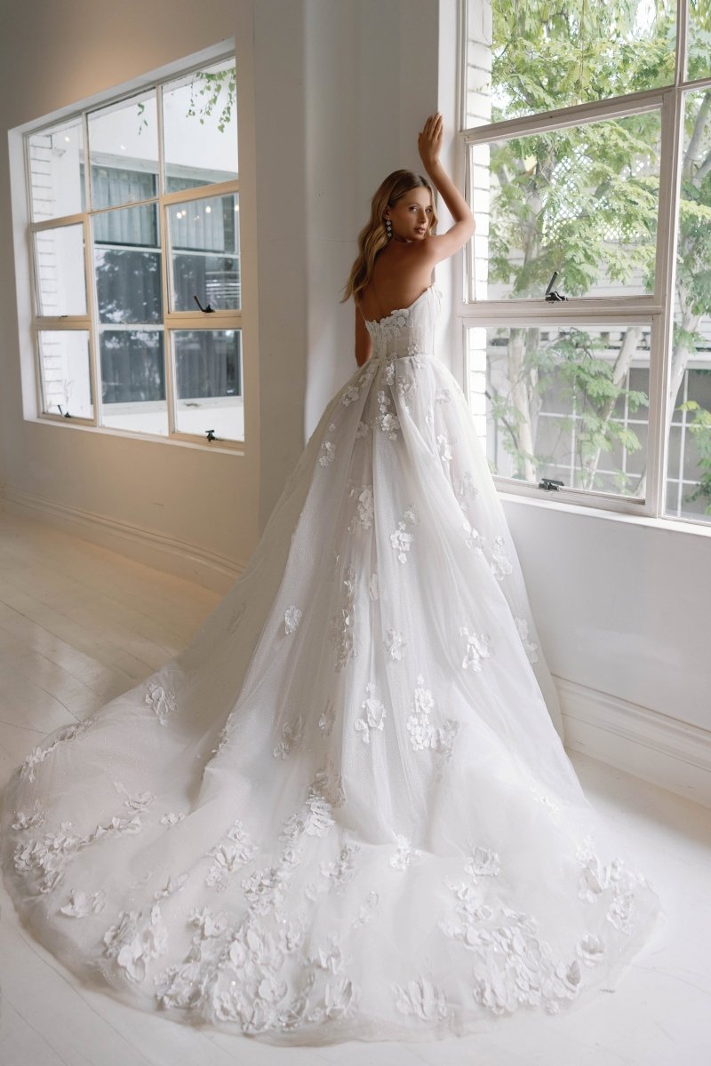 Wedding_Dress_Bridal_Gown_veil_Accessories_Los_Angeles_ForLove_Bridal-Monique-Lhuillier-pallas-Sima-Couture-Elysee-Vivienne-Westwood- Dana-Harel-Milla-Nova-La-Premiere-privee-loho-cinq-Sophia-Tolli-ines-di-santo-leah-da-gloria-rivini-oscar-de-la-renta-ysa-makino-eden-aharon-Mariana-Hardwick-Oksana-Mukha-Couture-Dana-Harel-Kyha-Nicole-Felicia-Enzoani-bridal-veils-best-bridal-store-in-los-angeles-enzoani-vera-wang-sarah-seven-Grace-Loves-Lace-lovely-bride-lilis-rachel-&-rose-liz-martinez-Dovita-bridal-minis