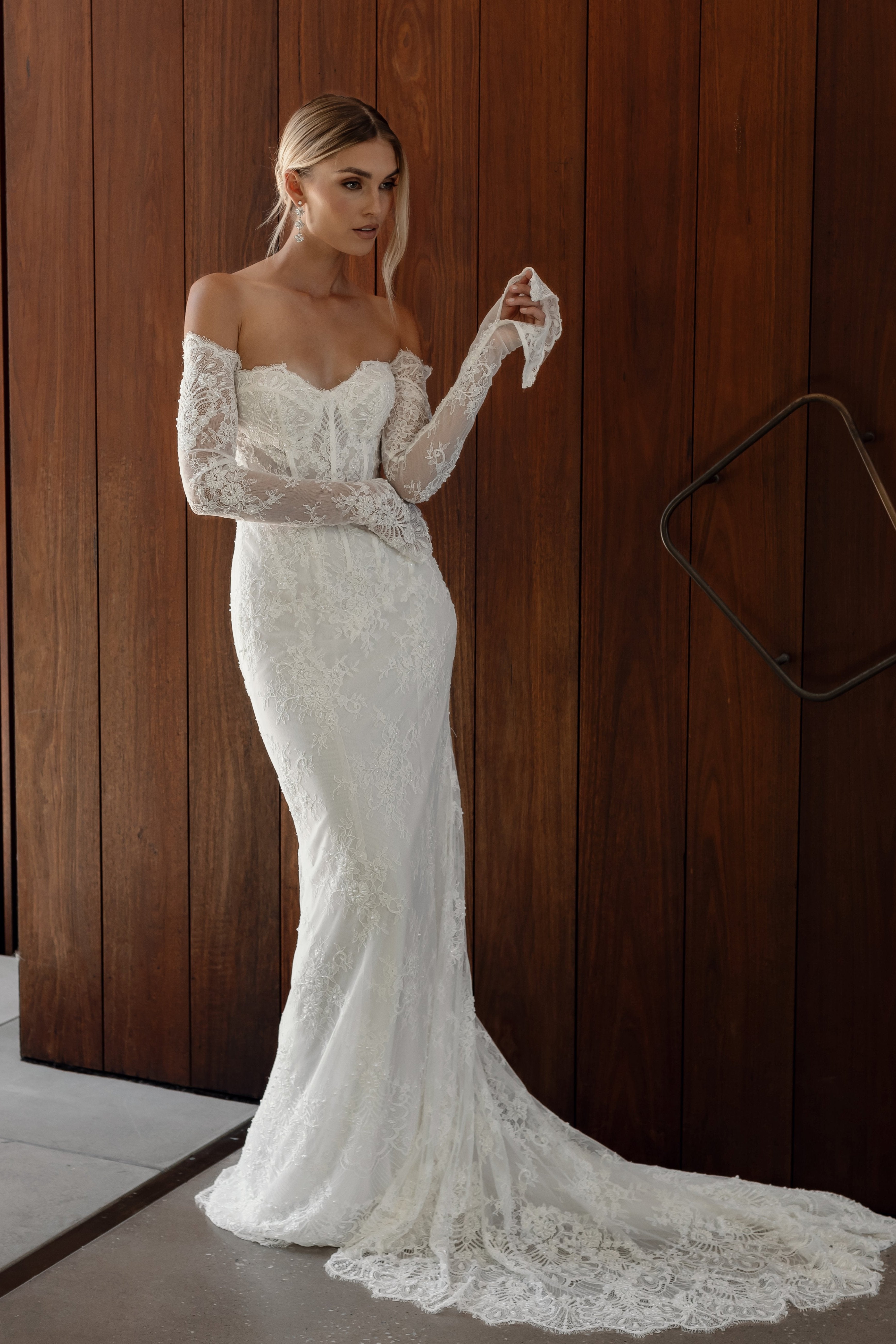 Wedding_Dress_Bridal_Gown_veil_Accessories_Los_Angeles_ForLove_Bridal-Monique-Lhuillier-pallas-Sima-Couture-Elysee-Vivienne-Westwood- Dana-Harel-Milla-Nova-La-Premiere-privee-loho-cinq-Sophia-Tolli-ines-di-santo-leah-da-gloria-rivini-oscar-de-la-renta-ysa-makino-eden-aharon-Mariana-Hardwick-Oksana-Mukha-Couture-Dana-Harel-Kyha-Nicole-Felicia-Enzoani-bridal-veils-best-bridal-store-in-los-angeles-enzoani-vera-wang-sarah-seven-Grace-Loves-Lace-lovely-bride-lilis-rachel-&-rose-liz-martinez-Dovita-bridal-minis