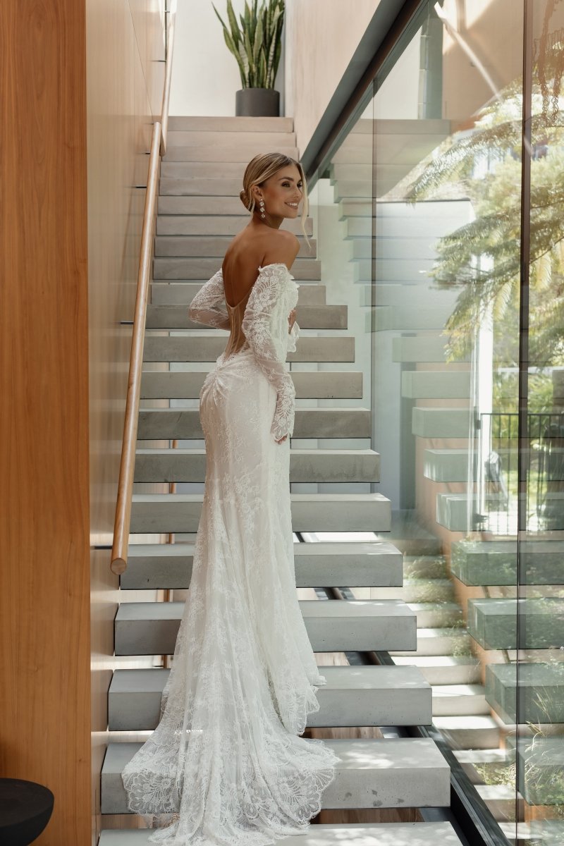 Wedding_Dress_Bridal_Gown_veil_Accessories_Los_Angeles_ForLove_Bridal-Monique-Lhuillier-pallas-Sima-Couture-Elysee-Vivienne-Westwood- Dana-Harel-Milla-Nova-La-Premiere-privee-loho-cinq-Sophia-Tolli-ines-di-santo-leah-da-gloria-rivini-oscar-de-la-renta-ysa-makino-eden-aharon-Mariana-Hardwick-Oksana-Mukha-Couture-Dana-Harel-Kyha-Nicole-Felicia-Enzoani-bridal-veils-best-bridal-store-in-los-angeles-enzoani-vera-wang-sarah-seven-Grace-Loves-Lace-lovely-bride-lilis-rachel-&-rose-liz-martinez-Dovita-bridal-minis