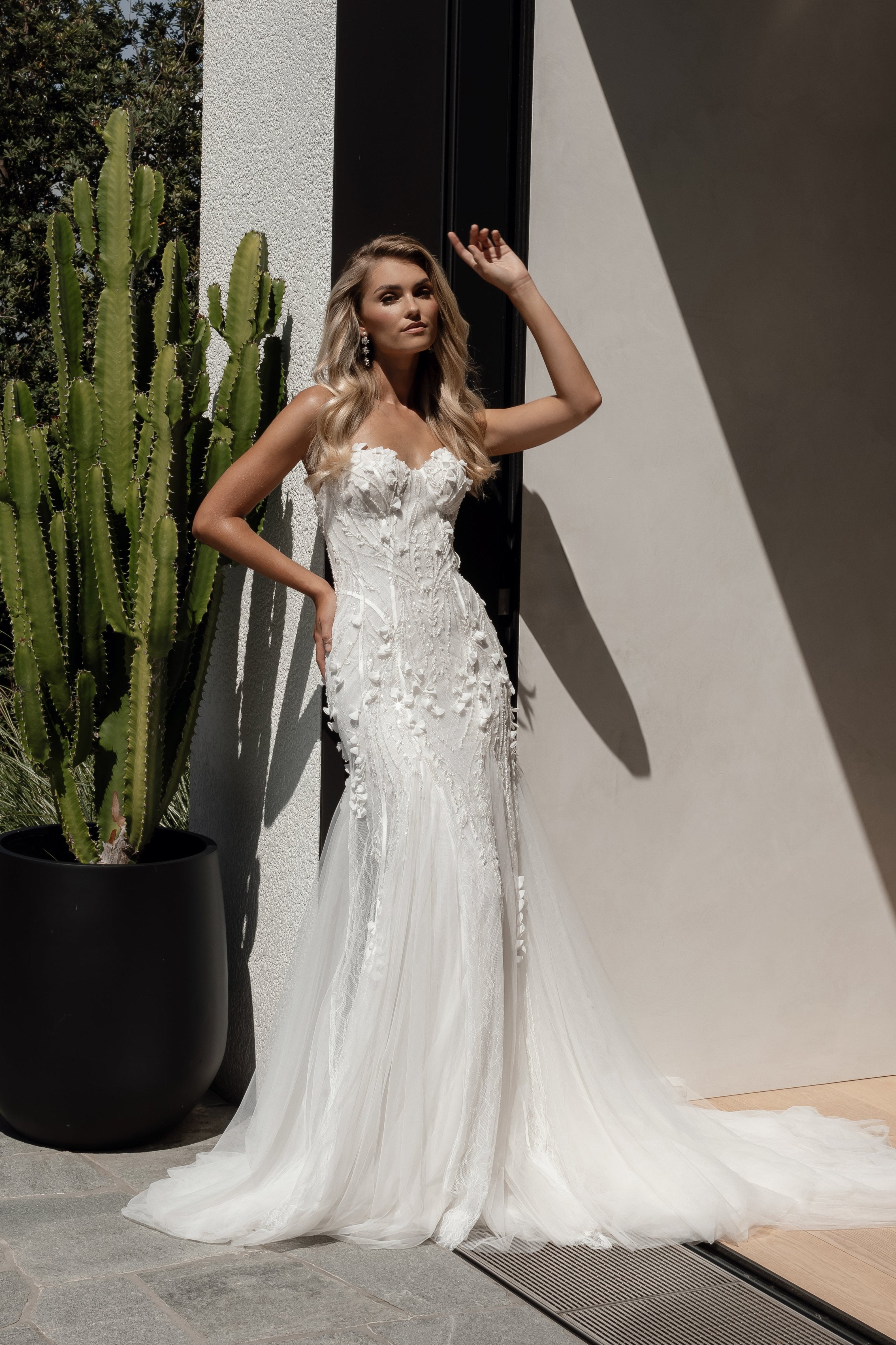 Wedding_Dress_Bridal_Gown_veil_Accessories_Los_Angeles_ForLove_Bridal-Monique-Lhuillier-pallas-Sima-Couture-Elysee-Vivienne-Westwood- Dana-Harel-Milla-Nova-La-Premiere-privee-loho-cinq-Sophia-Tolli-ines-di-santo-leah-da-gloria-rivini-oscar-de-la-renta-ysa-makino-eden-aharon-Mariana-Hardwick-Oksana-Mukha-Couture-Dana-Harel-Kyha-Nicole-Felicia-Enzoani-bridal-veils-best-bridal-store-in-los-angeles-enzoani-vera-wang-sarah-seven-Grace-Loves-Lace-lovely-bride-lilis-rachel-&-rose-liz-martinez-Dovita-bridal-minis