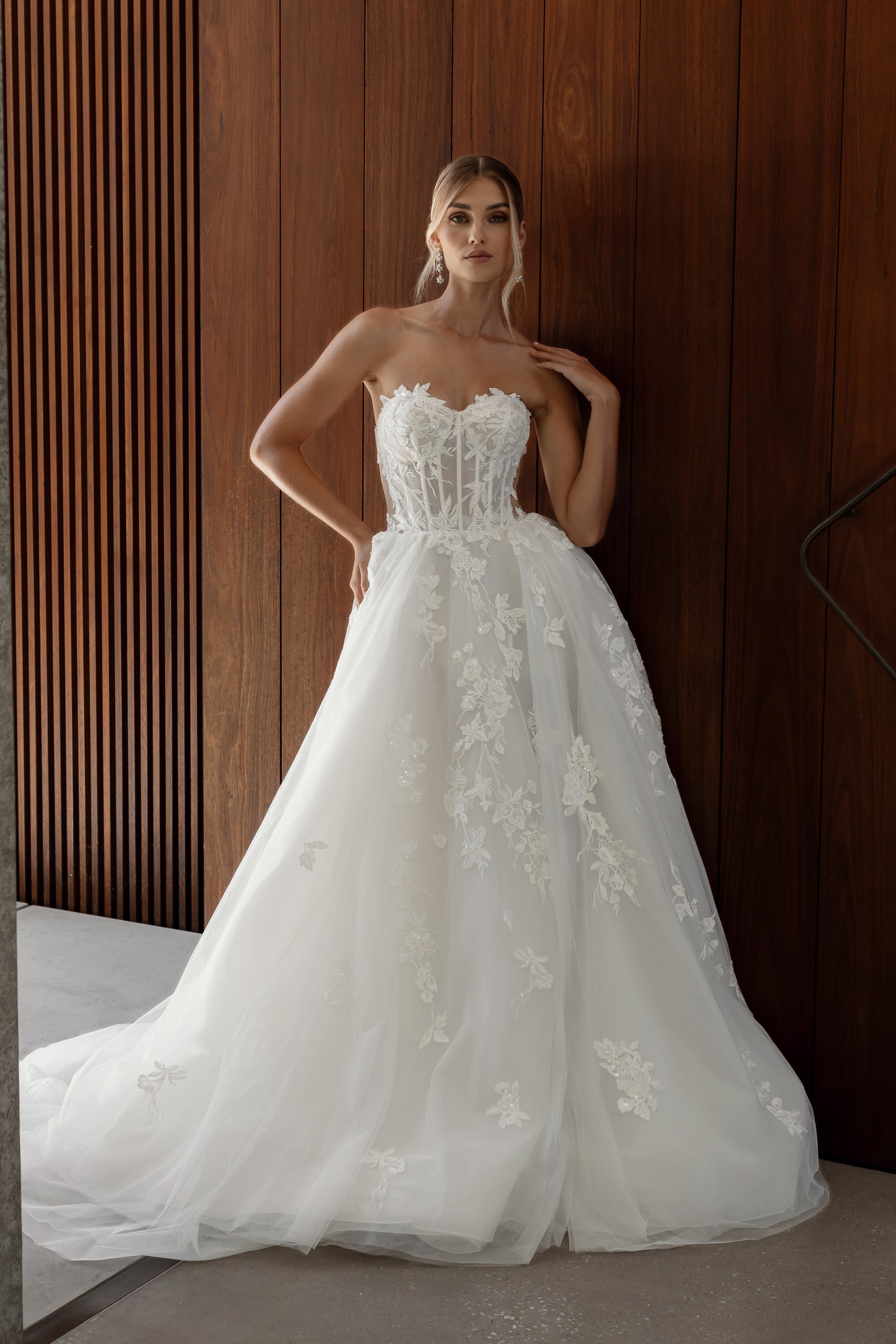 Wedding_Dress_Bridal_Gown_veil_Accessories_Los_Angeles_ForLove_Bridal-Monique-Lhuillier-pallas-Sima-Couture-Elysee-Vivienne-Westwood- Dana-Harel-Milla-Nova-La-Premiere-privee-loho-cinq-Sophia-Tolli-ines-di-santo-leah-da-gloria-rivini-oscar-de-la-renta-ysa-makino-eden-aharon-Mariana-Hardwick-Oksana-Mukha-Couture-Dana-Harel-Kyha-Nicole-Felicia-Enzoani-bridal-veils-best-bridal-store-in-los-angeles-enzoani-vera-wang-sarah-seven-Grace-Loves-Lace-lovely-bride-lilis-rachel-&-rose-liz-martinez-Dovita-bridal-minis