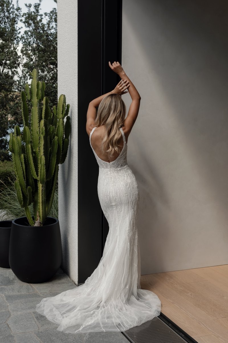 Wedding_Dress_Bridal_Gown_veil_Accessories_Los_Angeles_ForLove_Bridal-Monique-Lhuillier-pallas-Sima-Couture-Elysee-Vivienne-Westwood- Dana-Harel-Milla-Nova-La-Premiere-privee-loho-cinq-Sophia-Tolli-ines-di-santo-leah-da-gloria-rivini-oscar-de-la-renta-ysa-makino-eden-aharon-Mariana-Hardwick-Oksana-Mukha-Couture-Dana-Harel-Kyha-Nicole-Felicia-Enzoani-bridal-veils-best-bridal-store-in-los-angeles-enzoani-vera-wang-sarah-seven-Grace-Loves-Lace-lovely-bride-lilis-rachel-&-rose-liz-martinez-Dovita-bridal-minis
