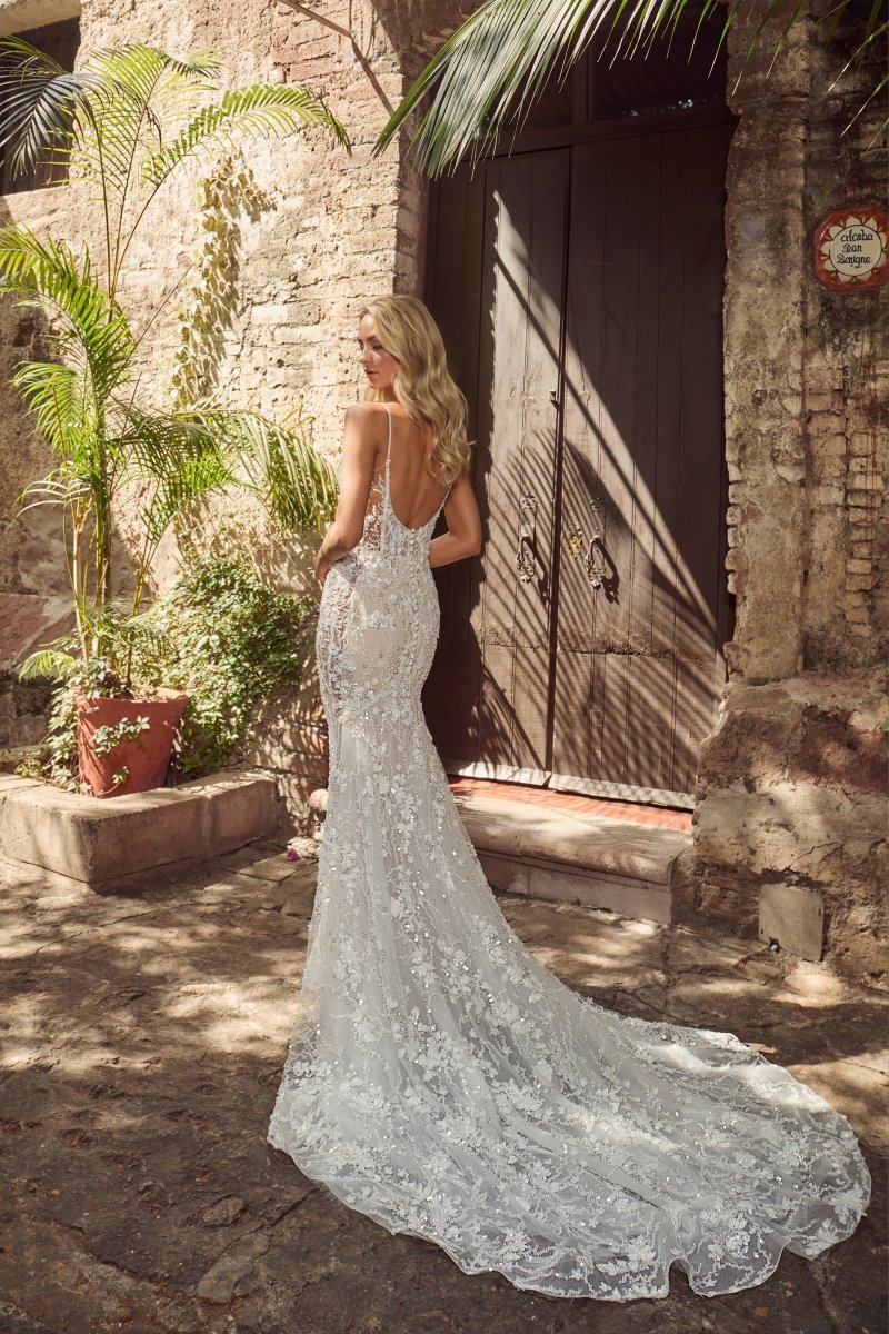 Wedding_Dress_Bridal_Gown_veil_Accessories_Los_Angeles_ForLove_Bridal-Monique-Lhuillier-pallas-Sima-Couture-Elysee-Vivienne-Westwood- Dana-Harel-Milla-Nova-La-Premiere-privee-loho-cinq-Sophia-Tolli-ines-di-santo-leah-da-gloria-rivini-oscar-de-la-renta-ysa-makino-eden-aharon-Mariana-Hardwick-Oksana-Mukha-Couture-Dana-Harel-Kyha-Nicole-Felicia-Enzoani-bridal-veils-best-bridal-store-in-los-angeles-enzoani-vera-wang-sarah-seven-Grace-Loves-Lace-lovely-bride-lilis-rachel-&-rose-liz-martinez-Dovita-bridal-minis