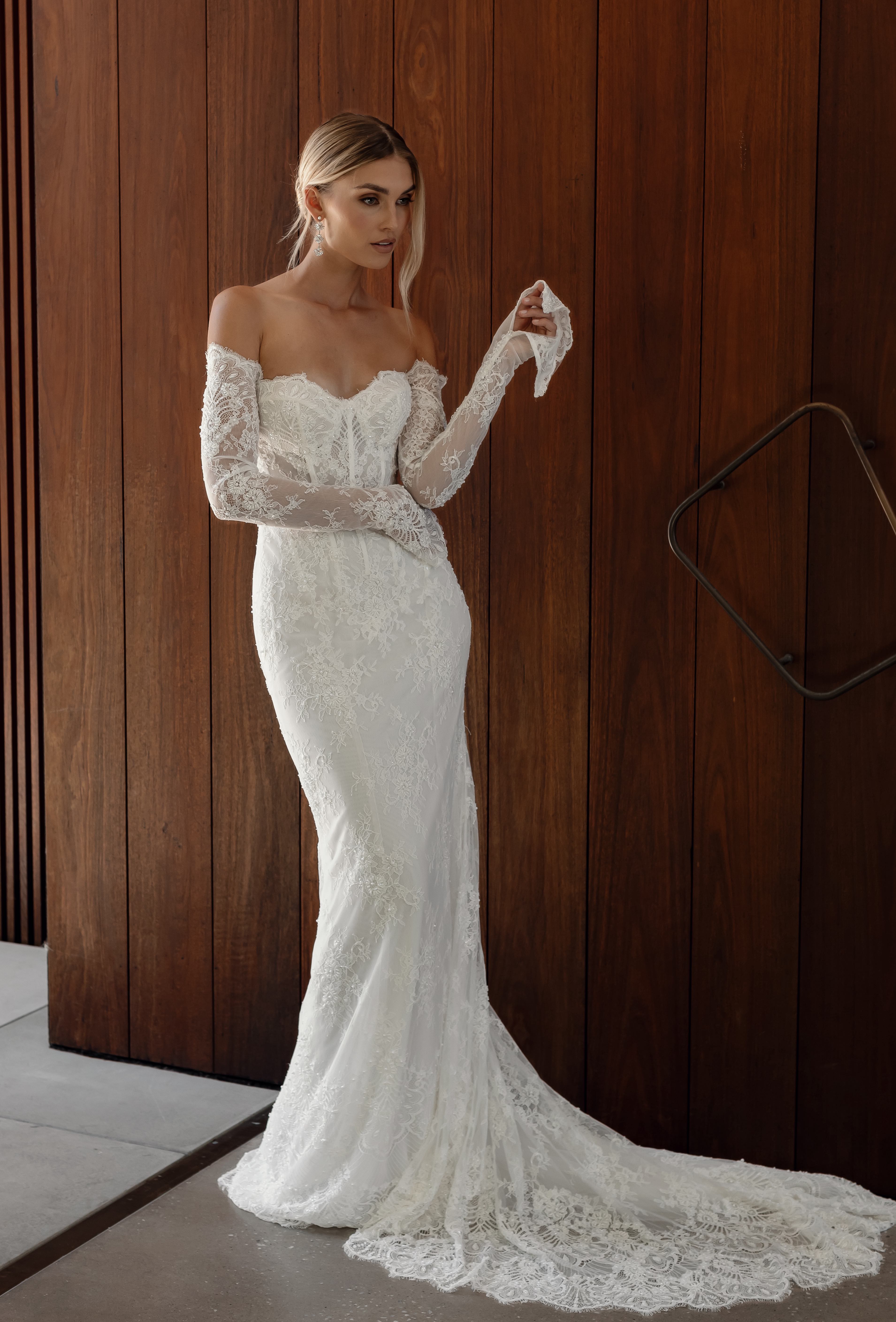 Wedding_Dress_Bridal_Gown_veil_Accessories_Los_Angeles_ForLove_Bridal-Monique-Lhuillier-pallas-Sima-Couture-Elysee-Vivienne-Westwood- Dana-Harel-Milla-Nova-La-Premiere-privee-loho-cinq-Sophia-Tolli-ines-di-santo-leah-da-gloria-rivini-oscar-de-la-renta-ysa-makino-eden-aharon-Mariana-Hardwick-Oksana-Mukha-Couture-Dana-Harel-Kyha-Nicole-Felicia-Enzoani-bridal-veils-best-bridal-store-in-los-angeles-enzoani-vera-wang-sarah-seven-Grace-Loves-Lace-lovely-bride-lilis-rachel-&-rose-liz-martinez-Dovita-bridal-minis