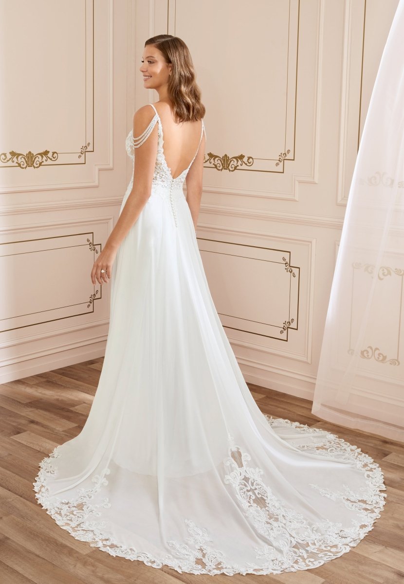 Wedding_Dress_Bridal_Gown_veil_Accessories_Los_Angeles_ForLove_Bridal-Monique-Lhuillier-pallas-Sima-Couture-Elysee-Vivienne-Westwood- Dana-Harel-Milla-Nova-La-Premiere-privee-loho-cinq-Sophia-Tolli-ines-di-santo-leah-da-gloria-rivini-oscar-de-la-renta-ysa-makino-eden-aharon-Mariana-Hardwick-Oksana-Mukha-Couture-Dana-Harel-Kyha-Nicole-Felicia-Enzoani-bridal-veils-best-bridal-store-in-los-angeles-enzoani-vera-wang-sarah-seven-Grace-Loves-Lace-lovely-bride-lilis-rachel-&-rose-liz-martinez-Dovita-bridal-minis