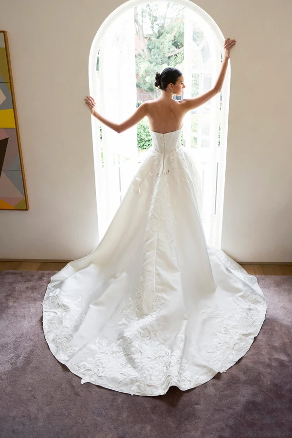Wedding_Dress_Bridal_Gown_veil_Accessories_Los_Angeles_ForLove_Bridal-Monique-Lhuillier-pallas-Sima-Couture-Elysee-Vivienne-Westwood- Dana-Harel-Milla-Nova-La-Premiere-privee-loho-cinq-Sophia-Tolli-ines-di-santo-leah-da-gloria-rivini-oscar-de-la-renta-ysa-makino-eden-aharon-Mariana-Hardwick-Oksana-Mukha-Couture-Dana-Harel-Kyha-Nicole-Felicia-Enzoani-bridal-veils-best-bridal-store-in-los-angeles-enzoani-vera-wang-sarah-seven-Grace-Loves-Lace-lovely-bride-lilis-rachel-&-rose-liz-martinez-Dovita-bridal-minis