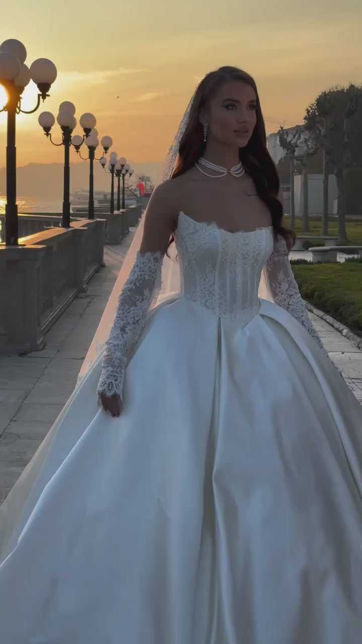 Wedding_Dress_Bridal_Gown_veil_Accessories_Los_Angeles_ForLove_Bridal-Monique-Lhuillier-pallas-Sima-Couture-Elysee-Vivienne-Westwood- Dana-Harel-Milla-Nova-La-Premiere-privee-Muse-cinq-Sophia-Tolli-ines-di-santo-leah-da-gloria-rivini-oscar-de-la-renta-ysa-makino-eden-aharon-Mariana-Hardwick-Oksana-Mukha-Couture-Dana-Harel-Kyha-Nicole-Felicia-Enzoani-bridal-veils-best-bridal-store-in-los-angeles-enzoani-vera-wang-sarah-seven-Grace-Loves-Lace-lovely-bride-lilis-rachel-&-rose-liz-martinez-Dovita-bridal-minis